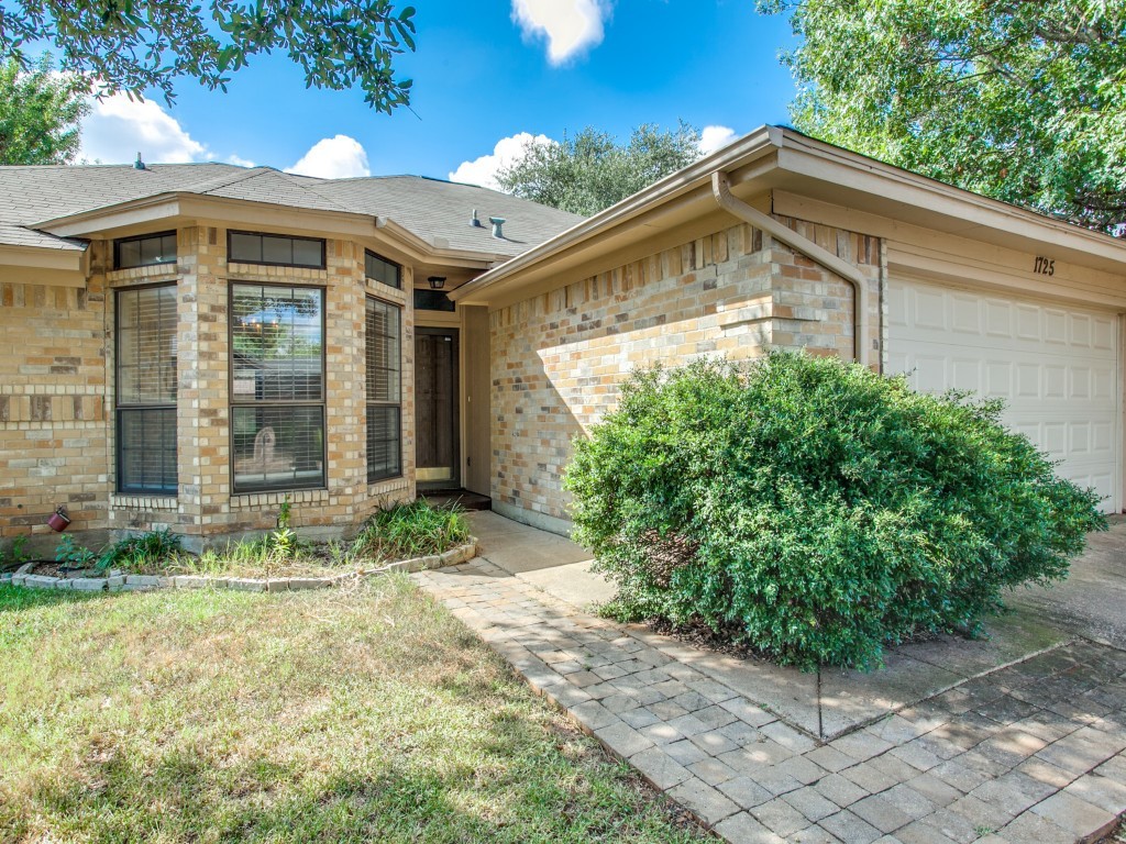1725 Dorchester Street Fort Worth TX 76134