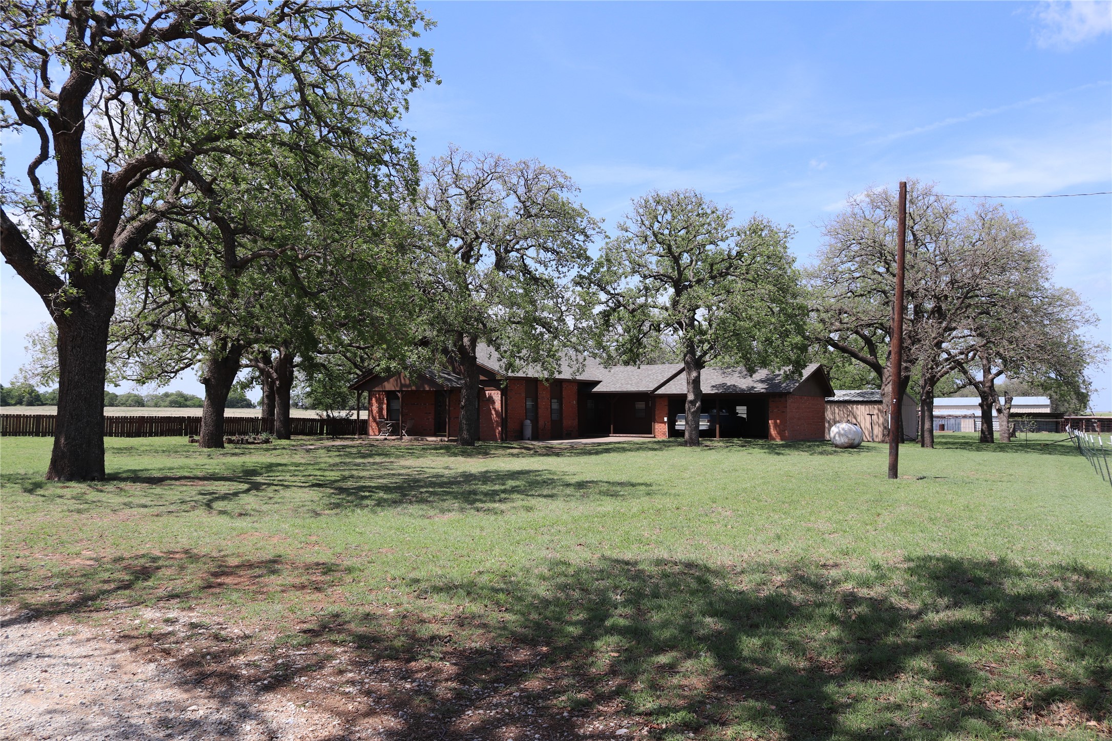 2553 Brixey Road Henrietta TX 76365