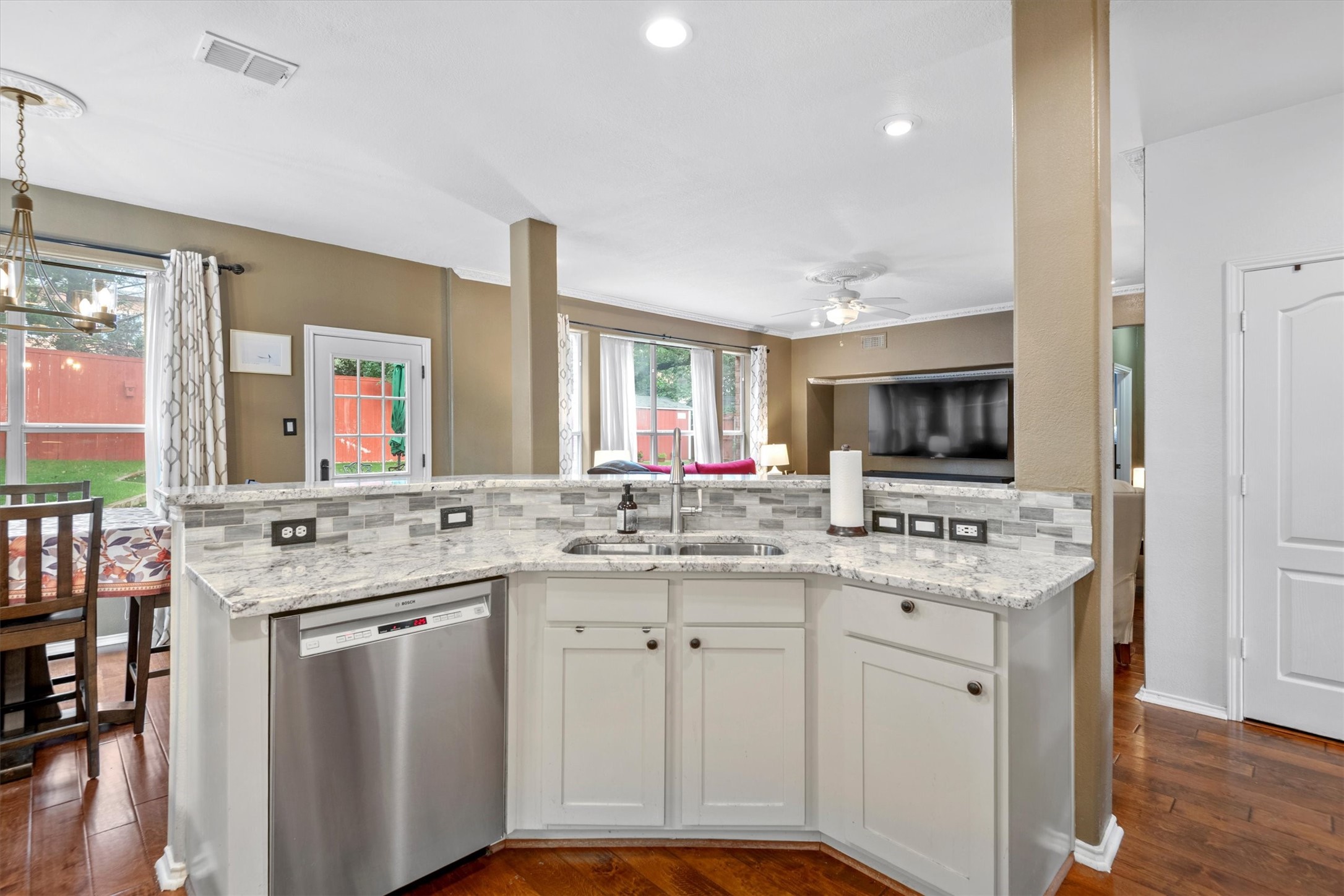 2406 Forest Park Circle Mansfield TX 76063
