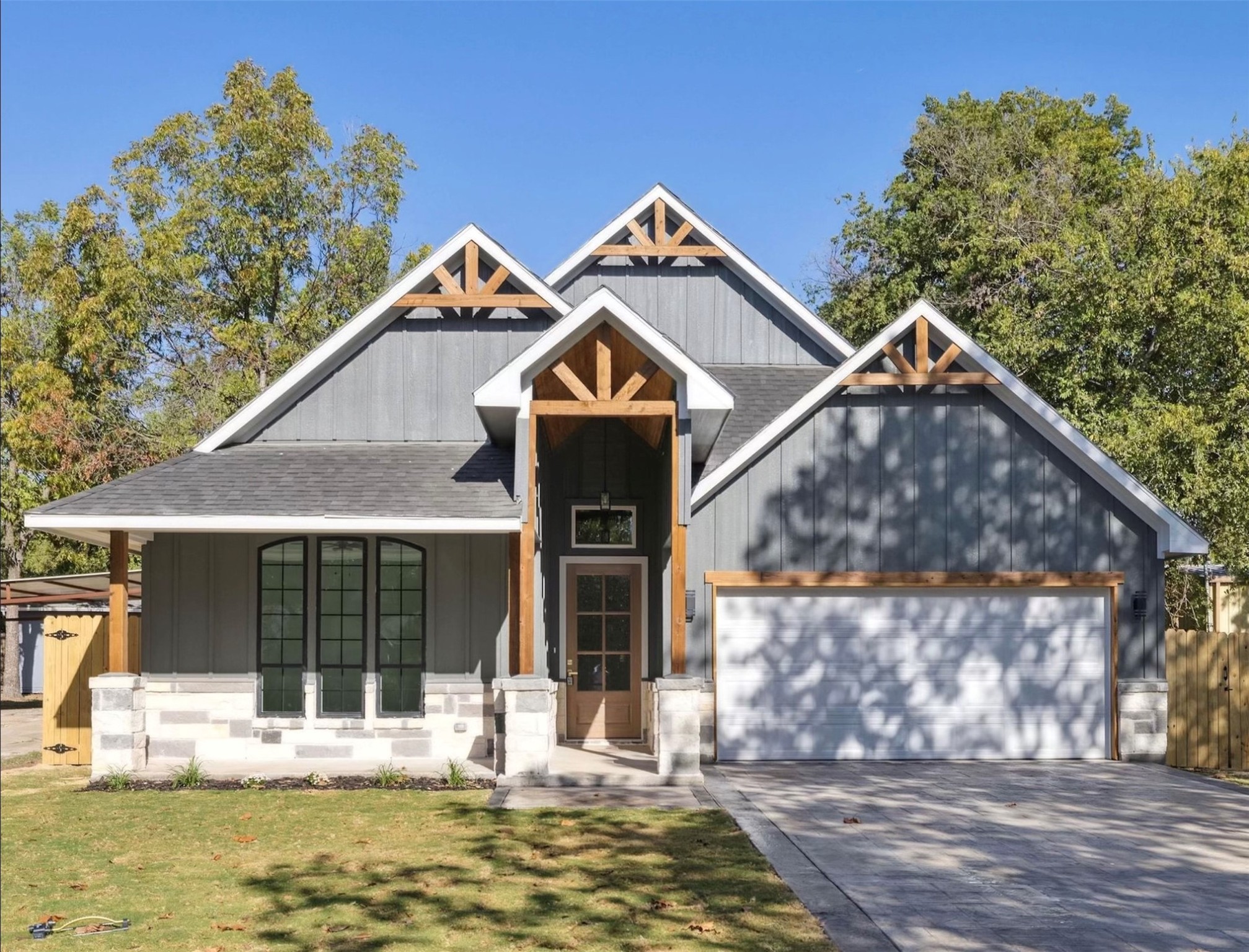 4904 Almena Road River Oaks TX 76114