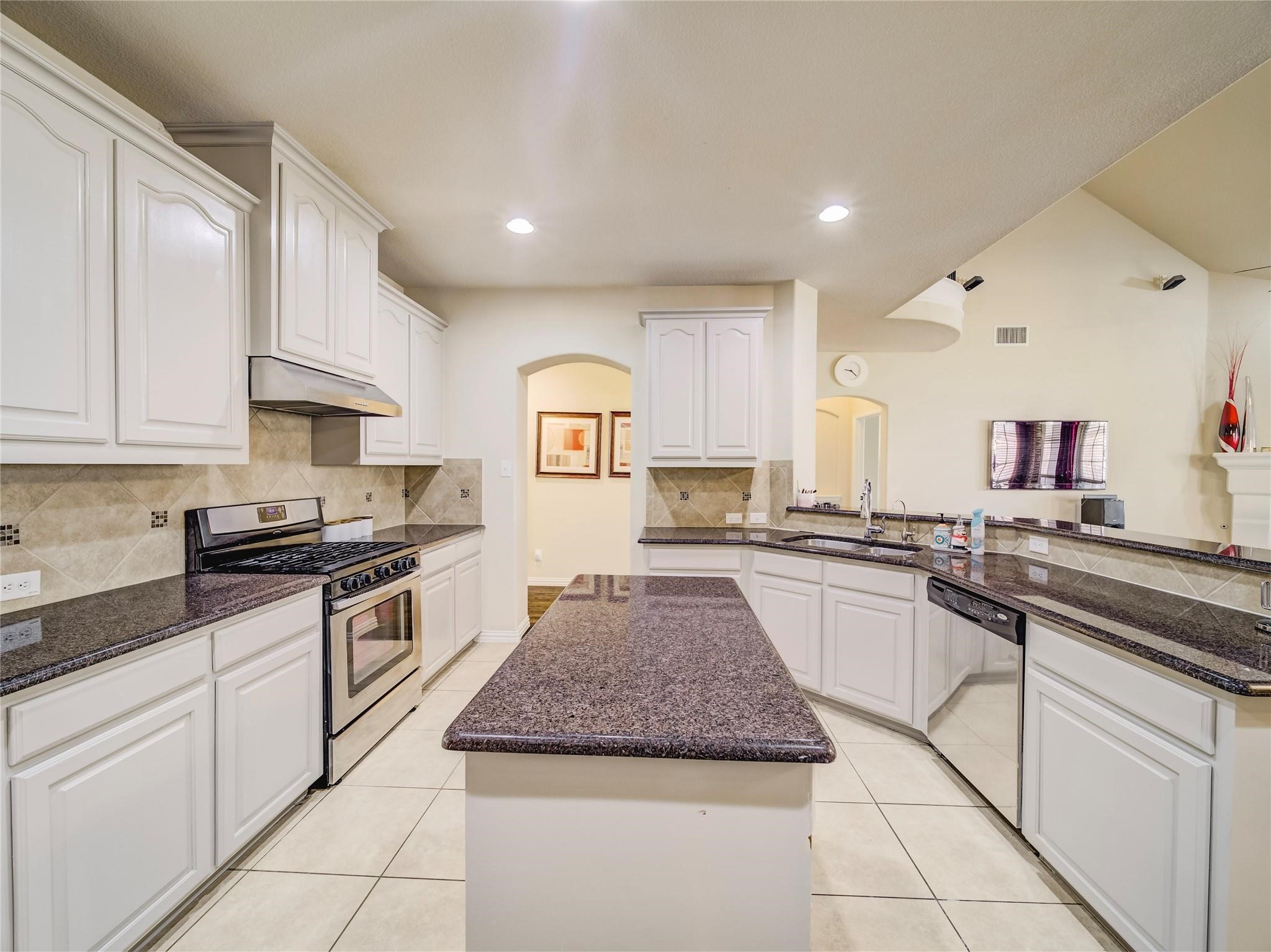 324 Enid Drive Lewisville TX 75056