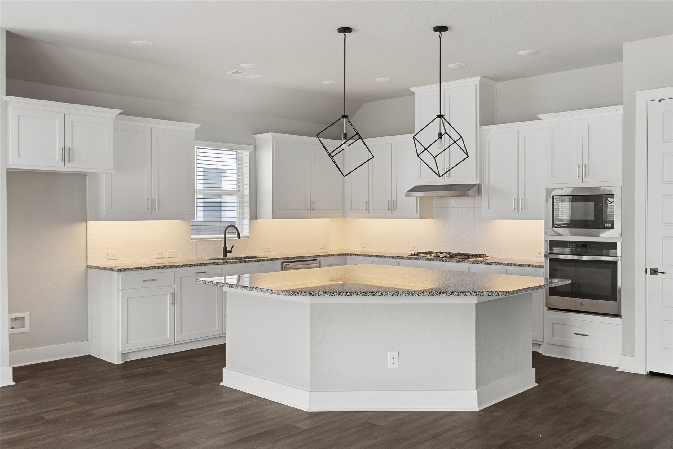 4121 Silver Spur Court Aubrey TX 76227