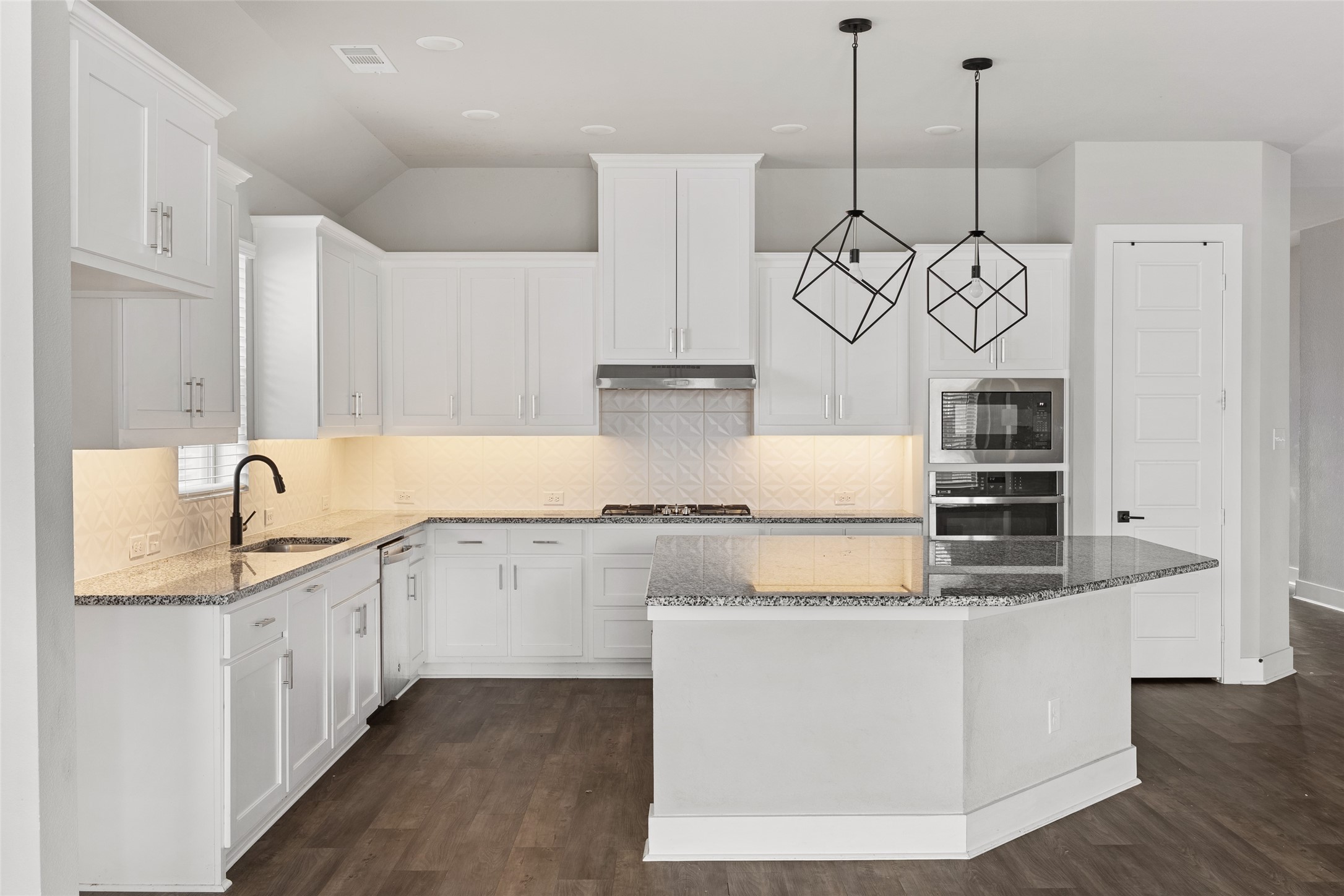 4121 Silver Spur Court Aubrey TX 76227