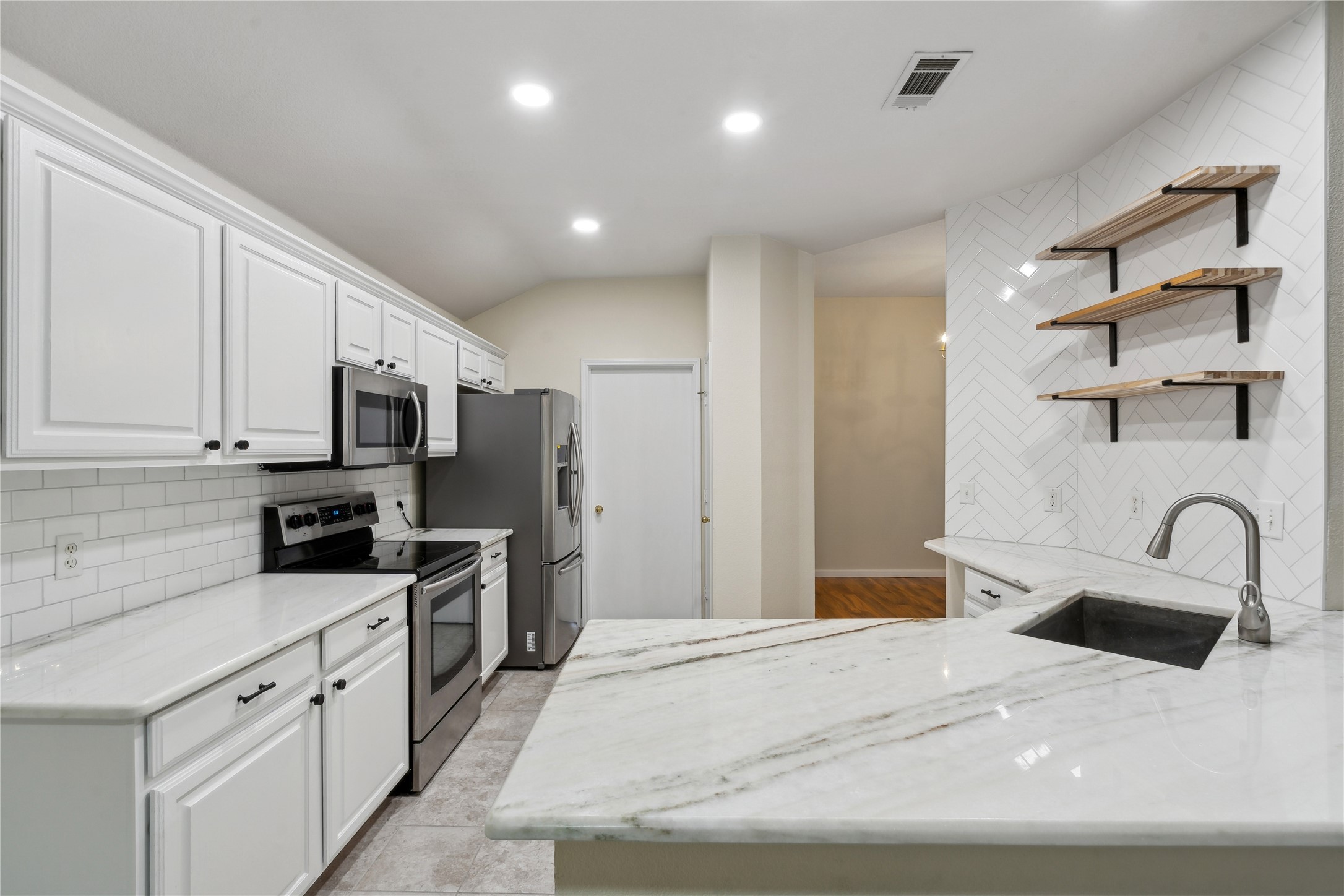 935 Aaron Drive Burleson TX 76028