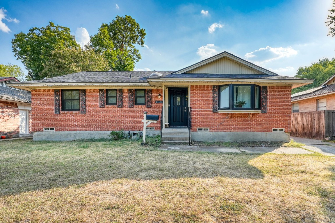 4523 Live Oak Drive Mesquite TX 75150