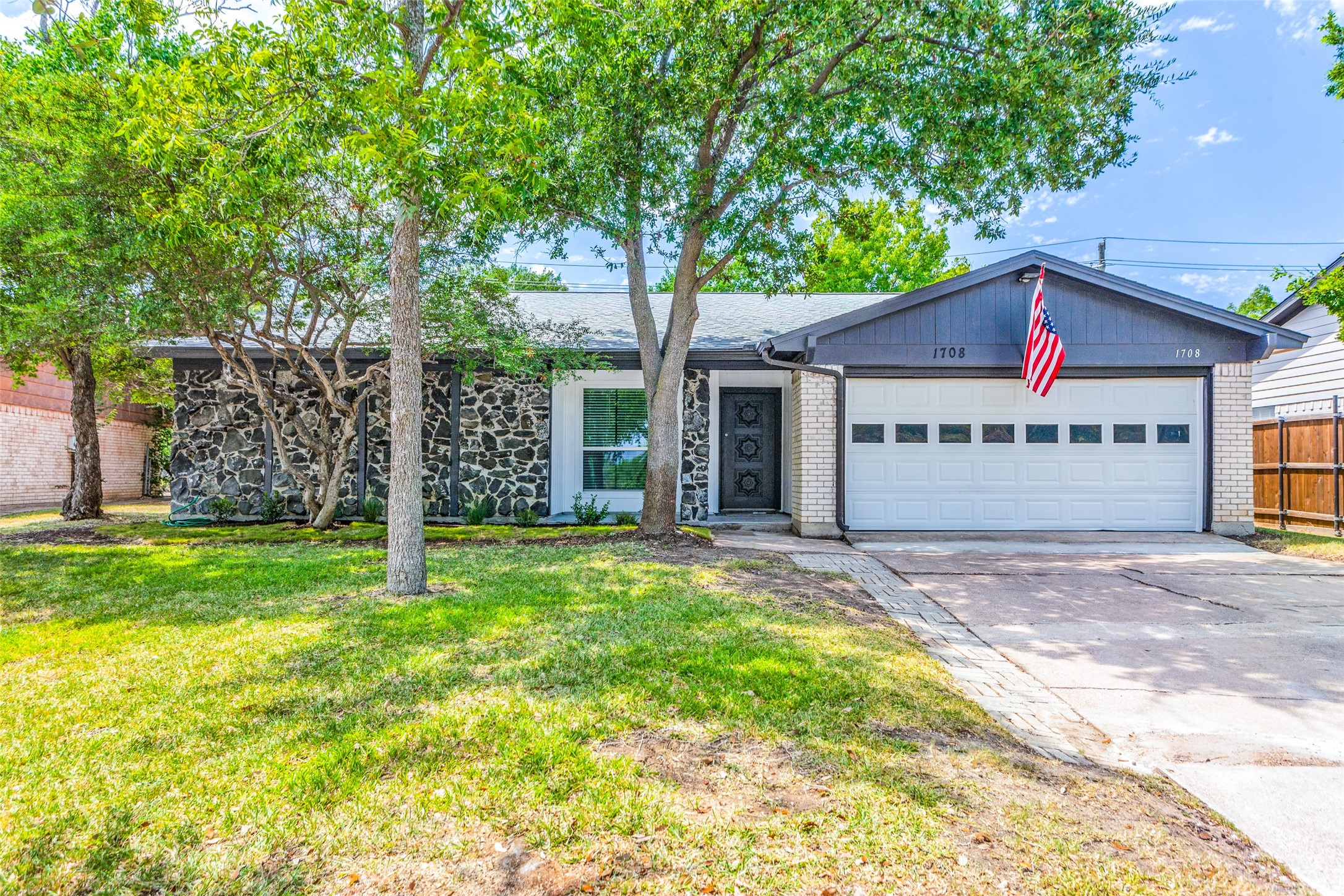 1708 Yorktown Drive Arlington TX 76014