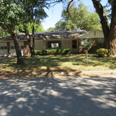 7109 Robinhood Lane Fort Worth TX 76112