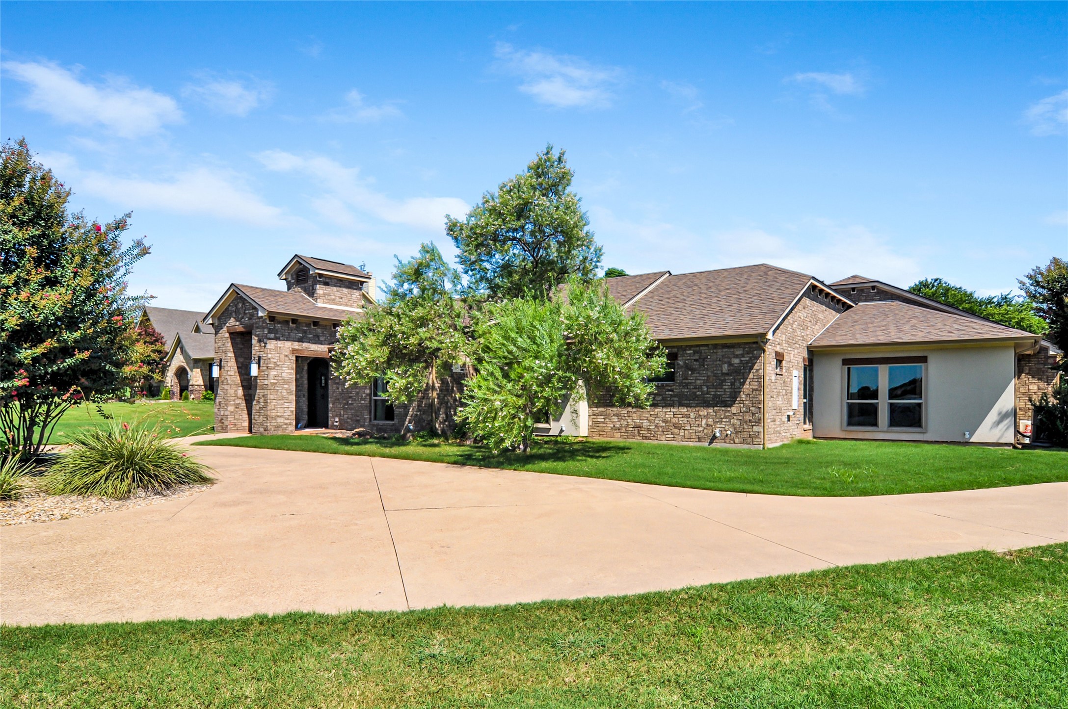 1803 W Emerald Bend Court Granbury TX 76049