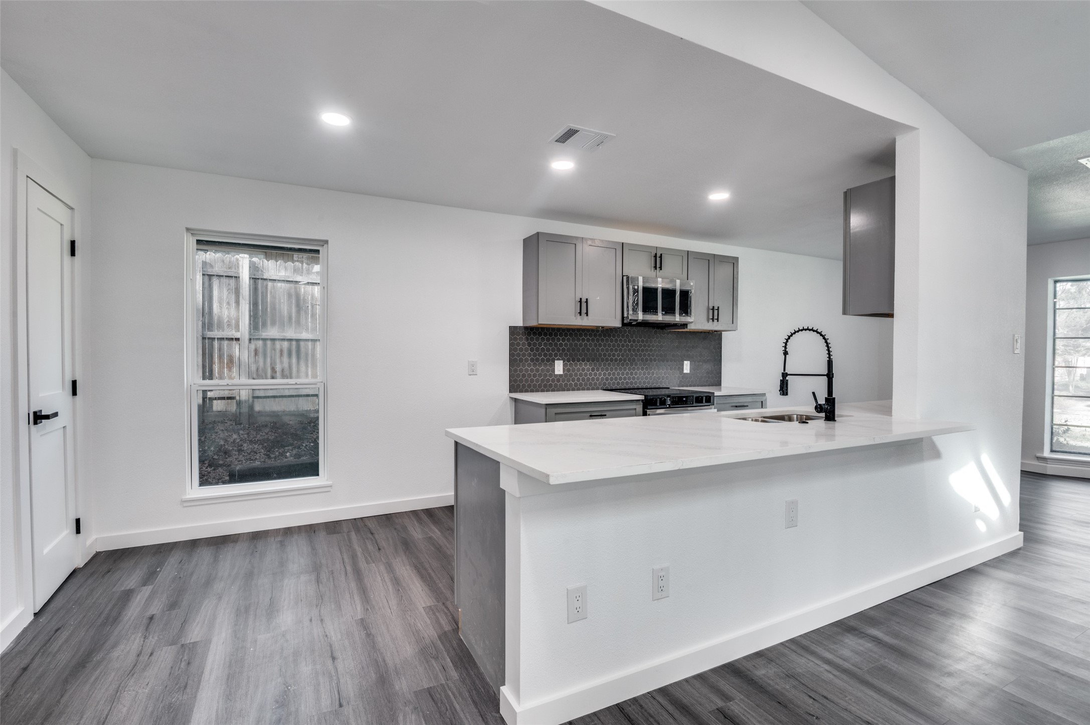 1241 Springbrook Drive Desoto TX 75115