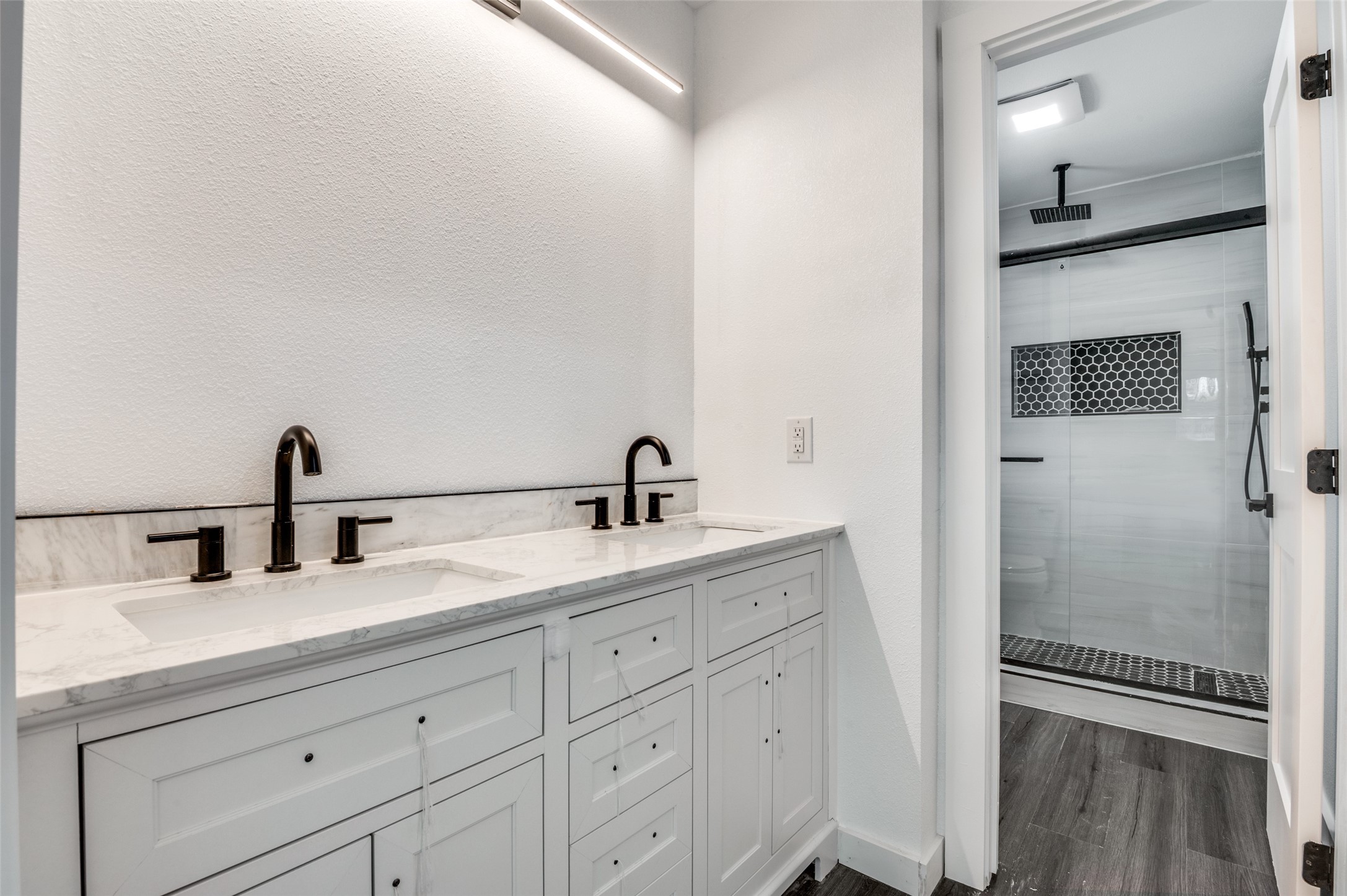 1241 Springbrook Drive Desoto TX 75115