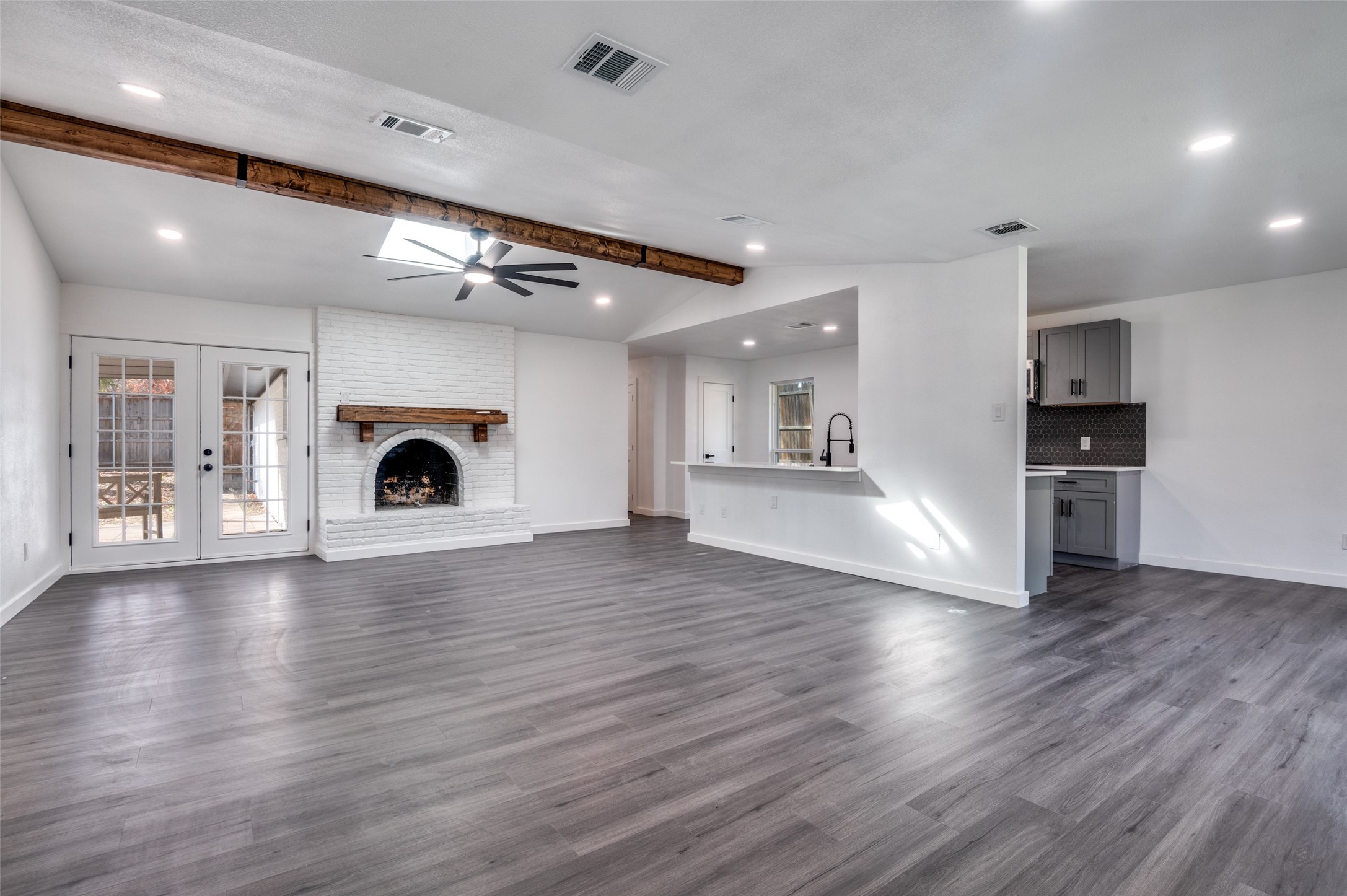 1241 Springbrook Drive Desoto TX 75115