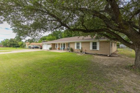 2812 Mccarley Drive Commerce TX 75428