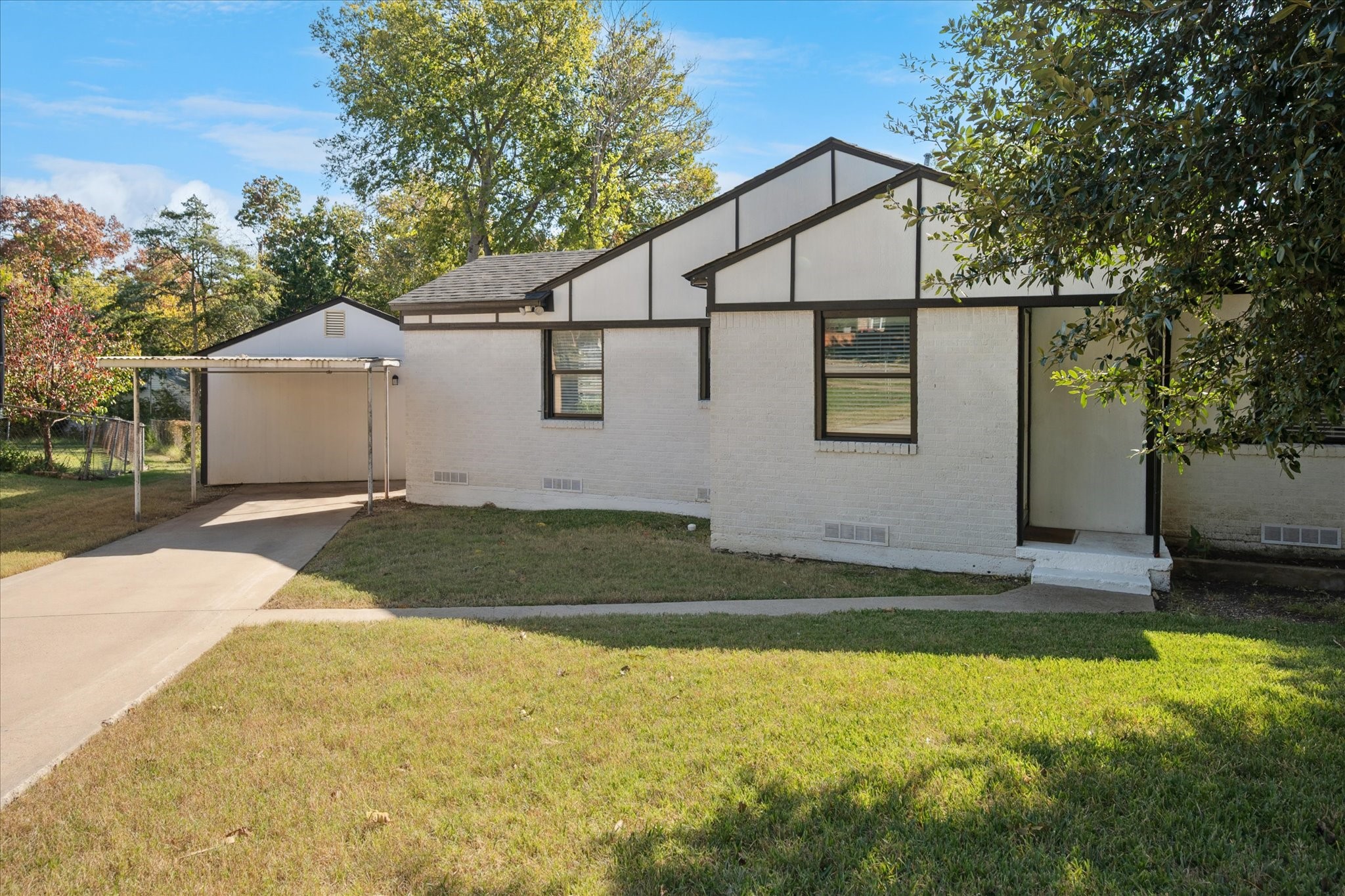 2717 El Tivoli Drive Dallas TX 75211