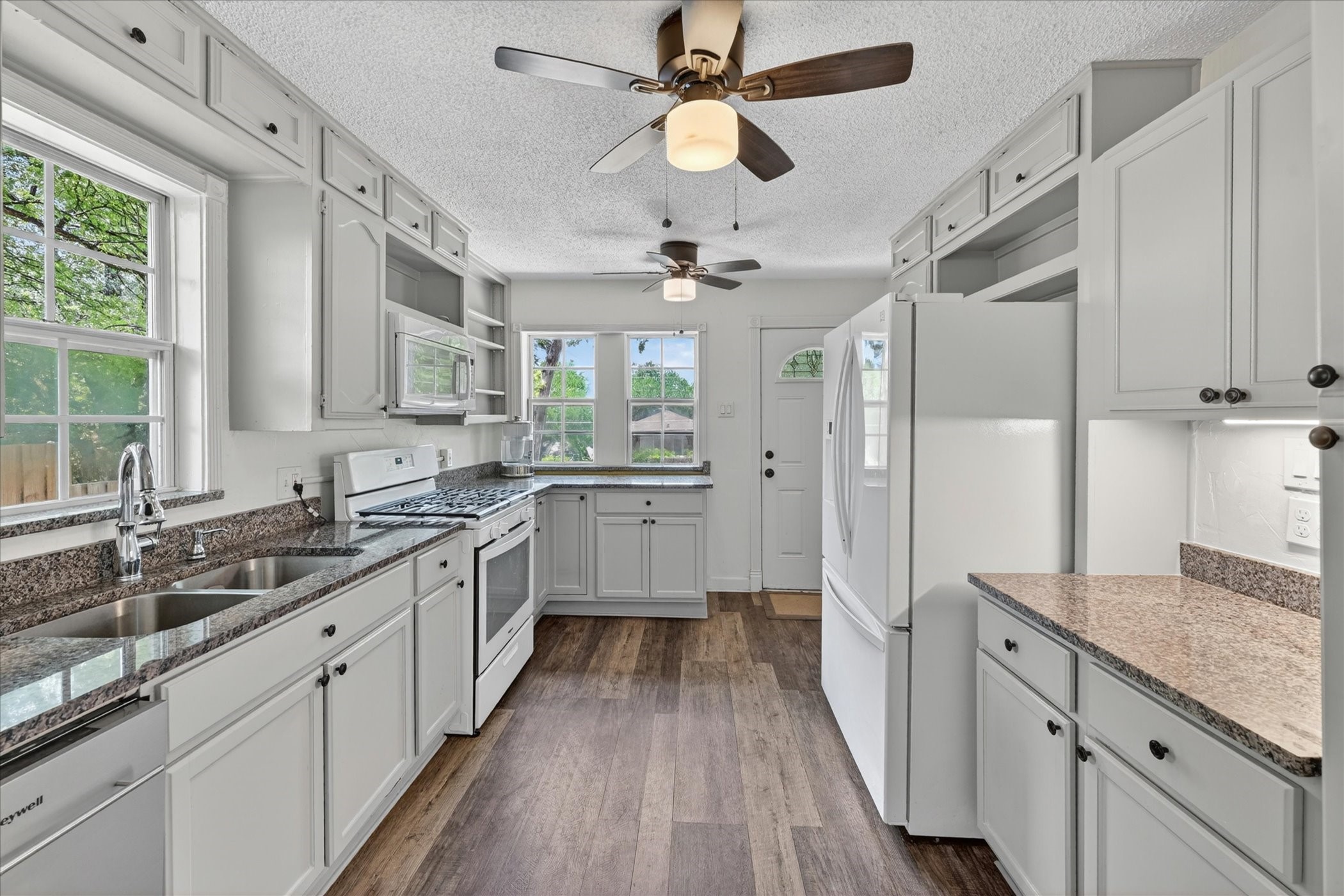 3319 Irwindell Boulevard Dallas TX 75211