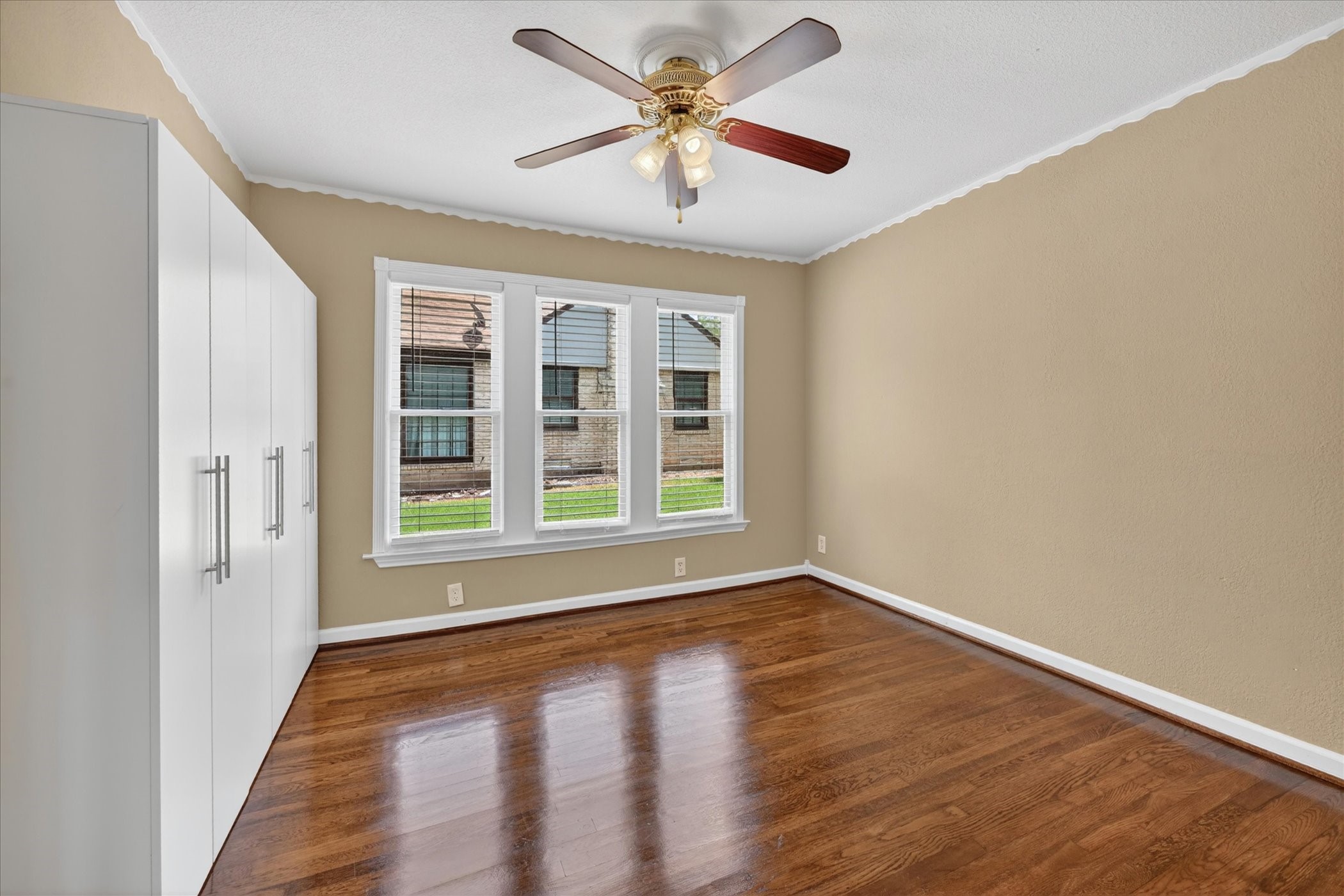 3319 Irwindell Boulevard Dallas TX 75211