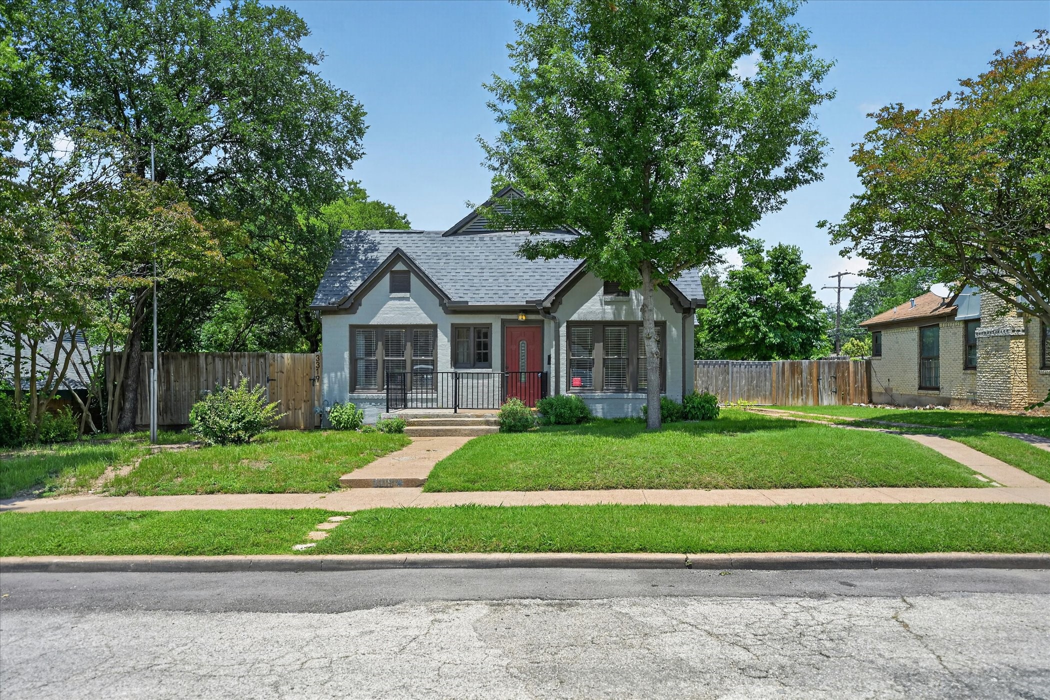 3319 Irwindell Boulevard Dallas TX 75211