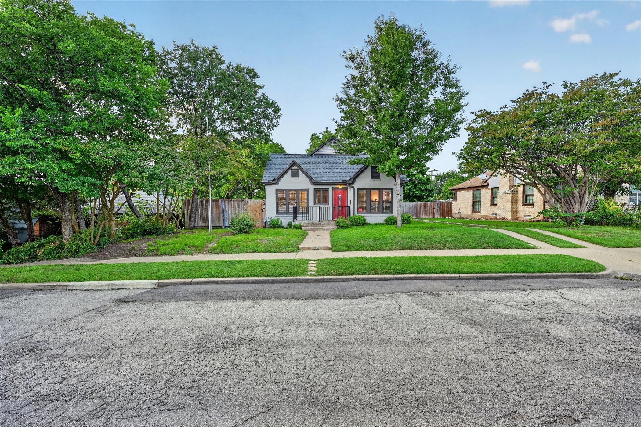 3319 Irwindell Boulevard Dallas TX 75211
