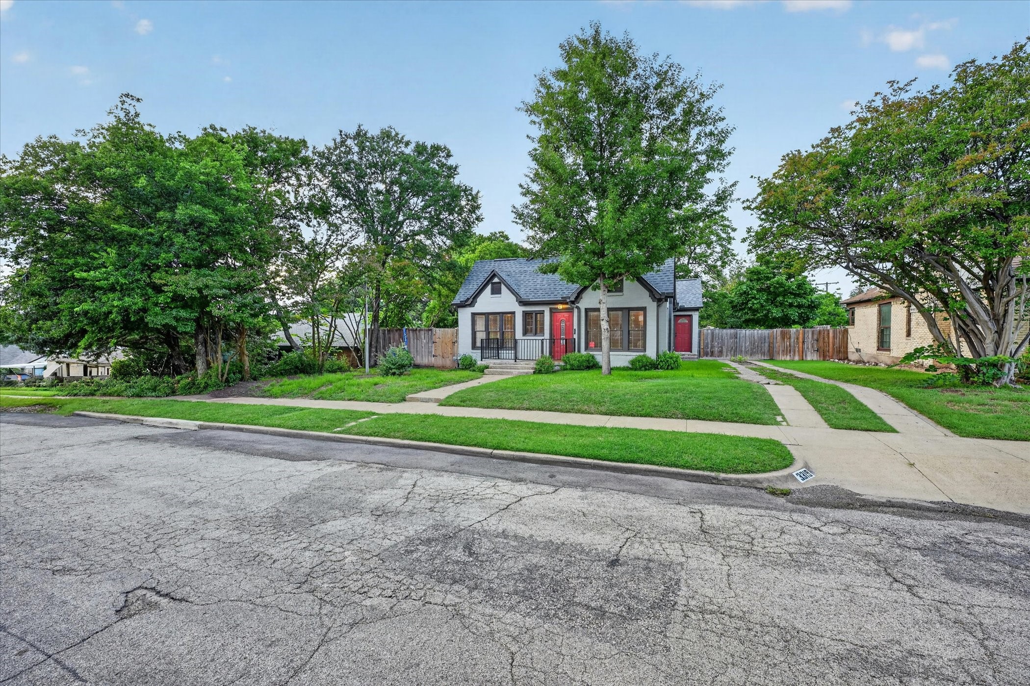 3319 Irwindell Boulevard Dallas TX 75211