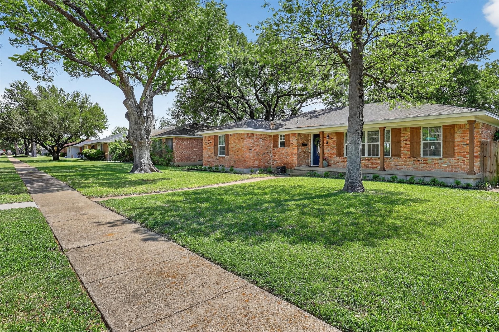 2920 Sharpview Lane Dallas TX 75228