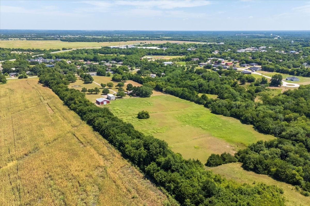 705 W Saunders Trenton TX 75490