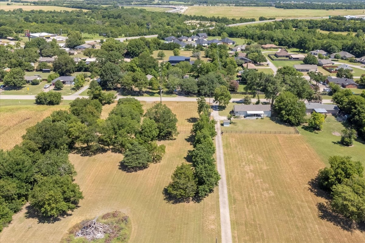 705 W Saunders Trenton TX 75490