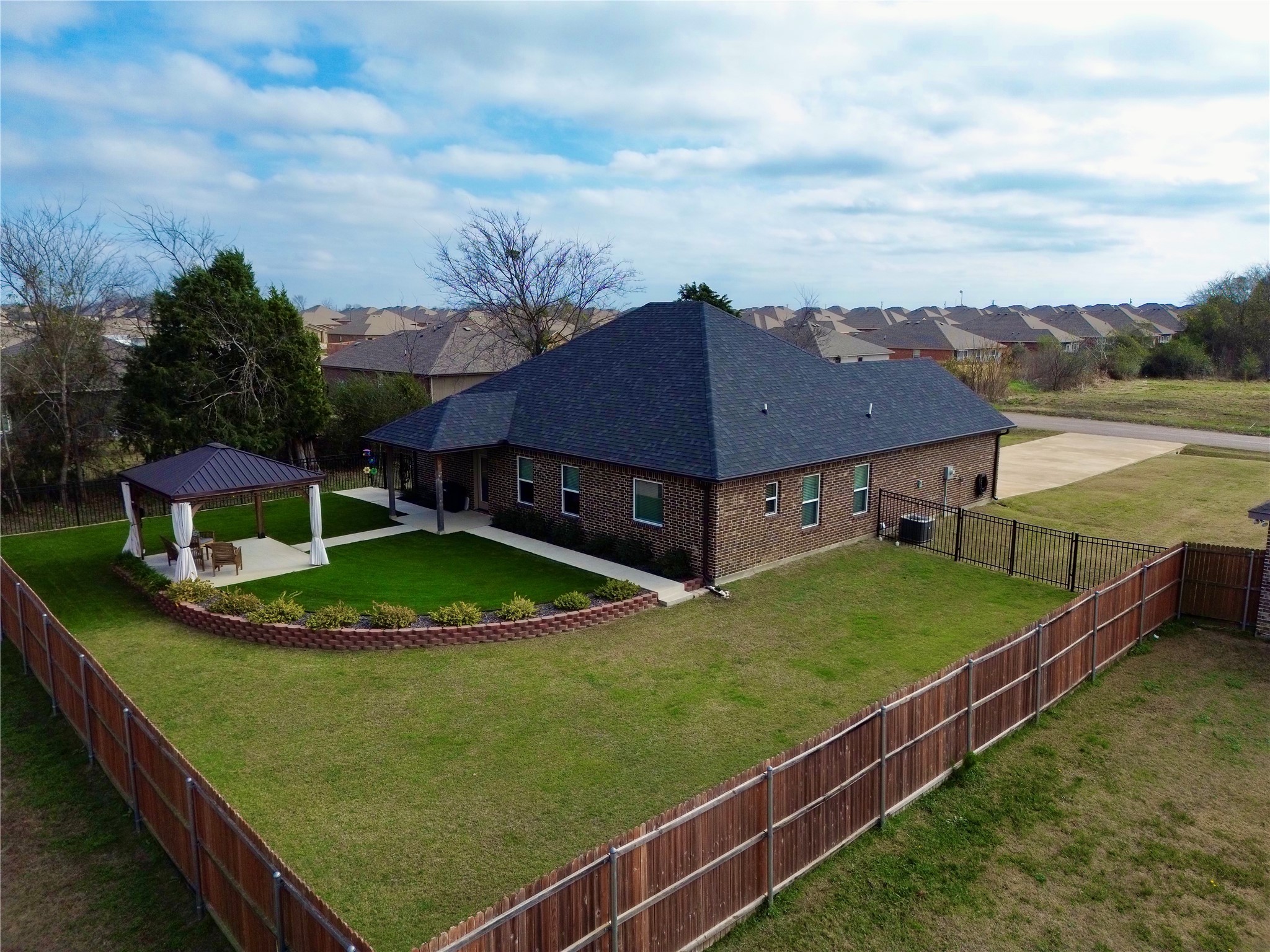 2232 Samuel Street Mabank TX 75147