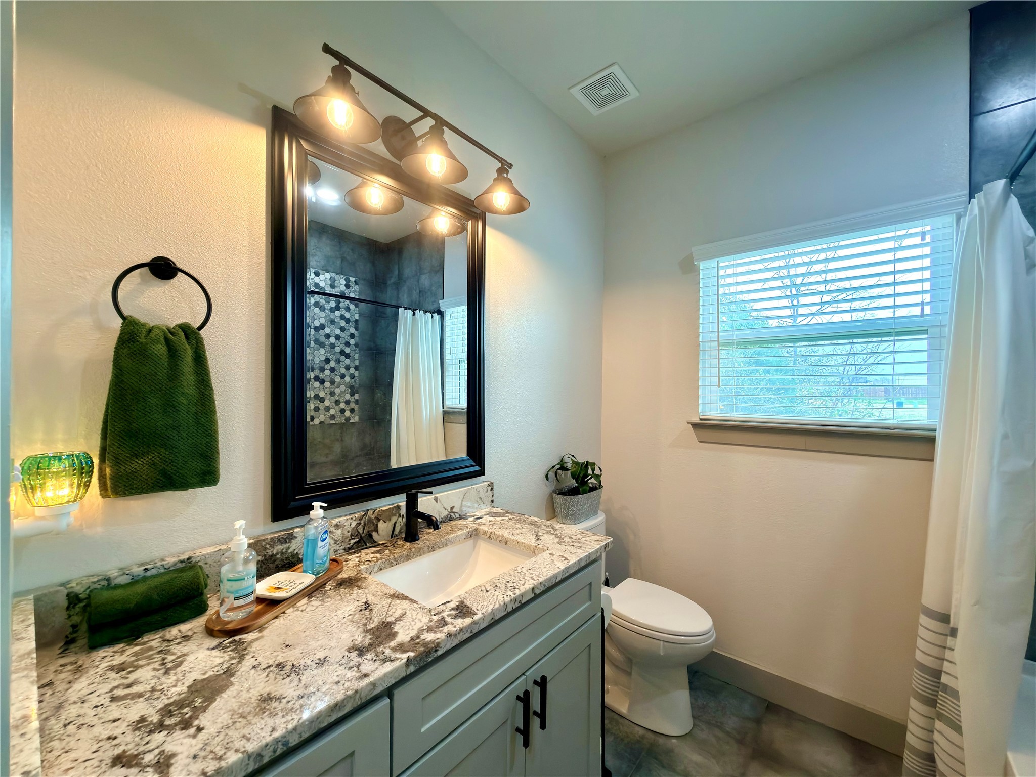 2232 Samuel Street Mabank TX 75147