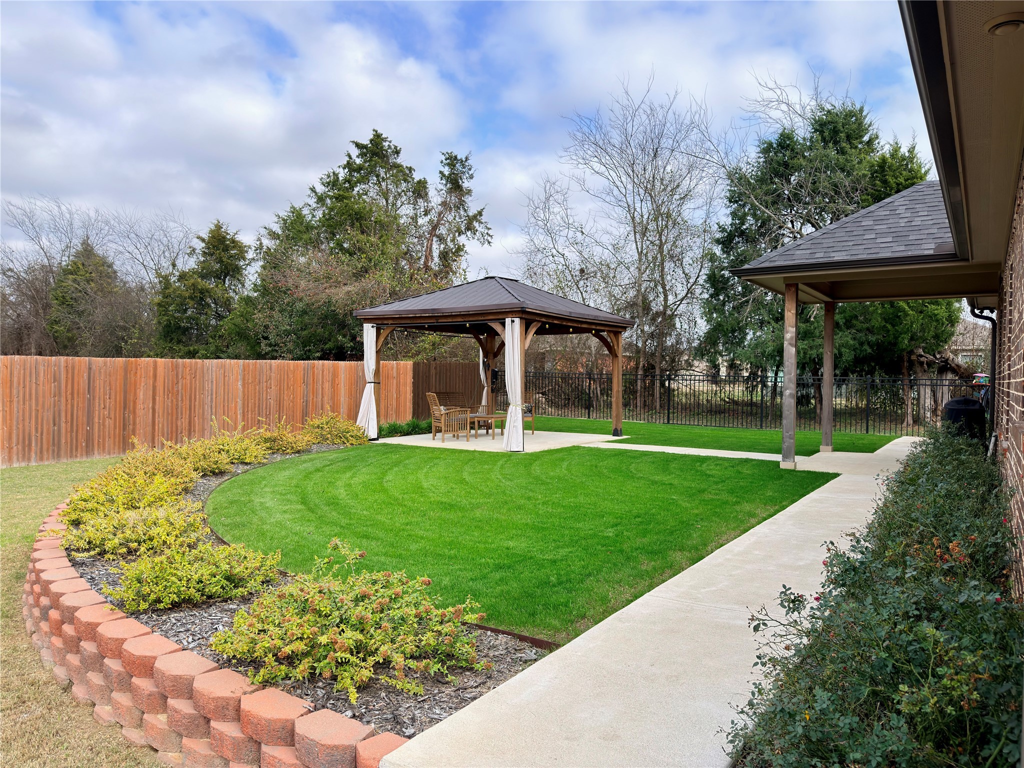 2232 Samuel Street Mabank TX 75147