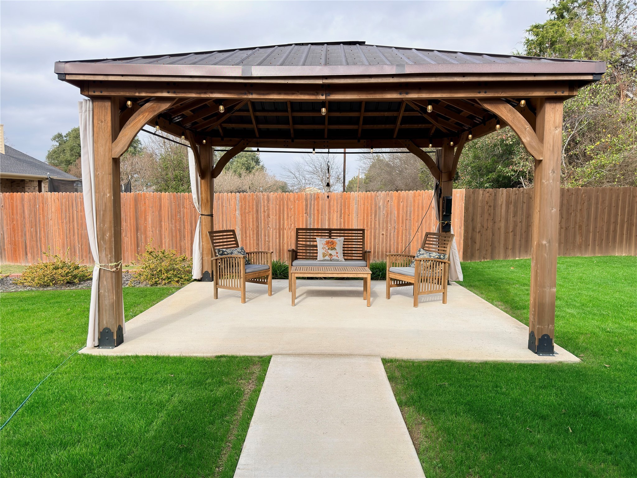 2232 Samuel Street Mabank TX 75147