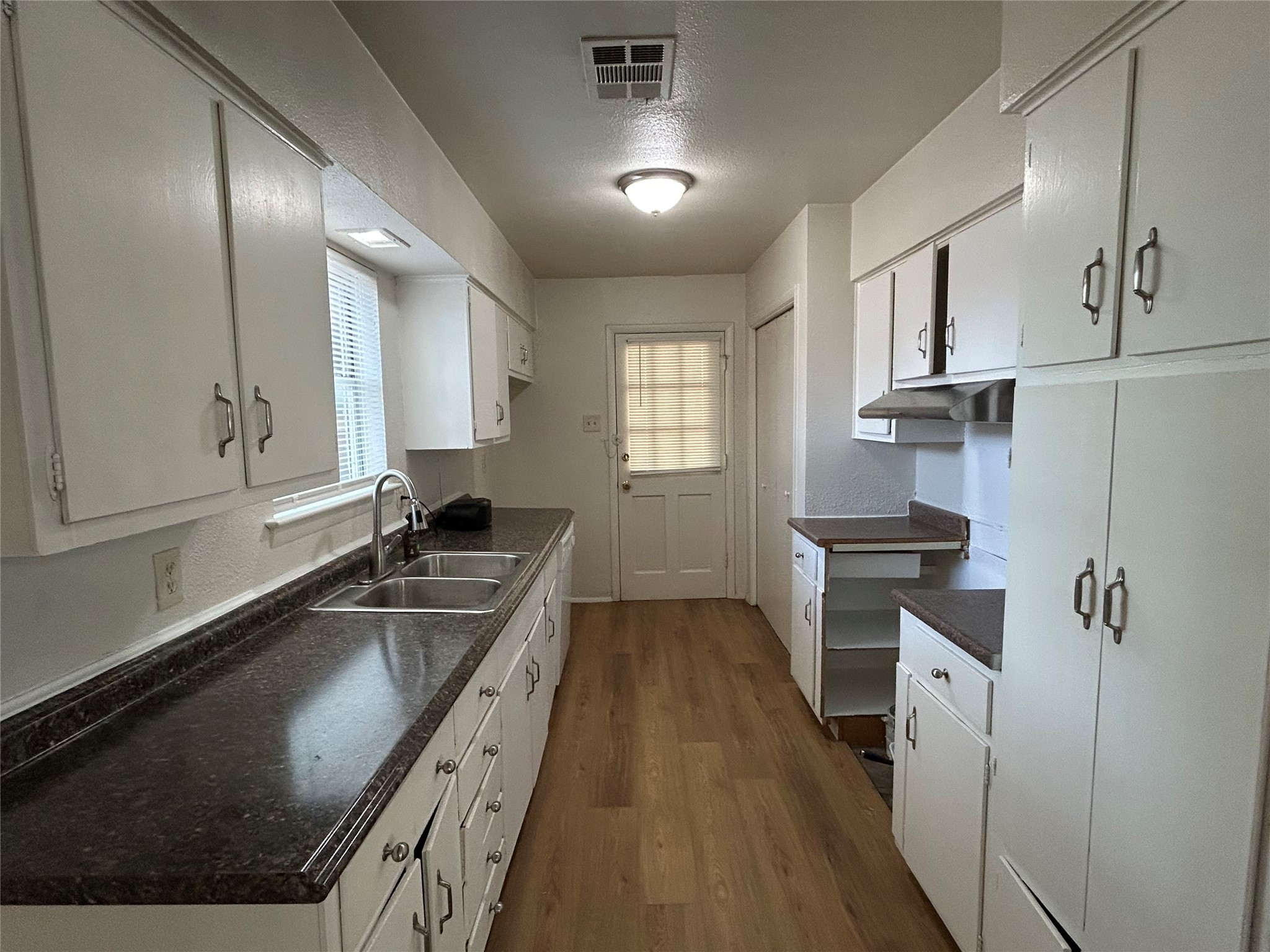 4712 Mark Trail Way Dallas TX 75232