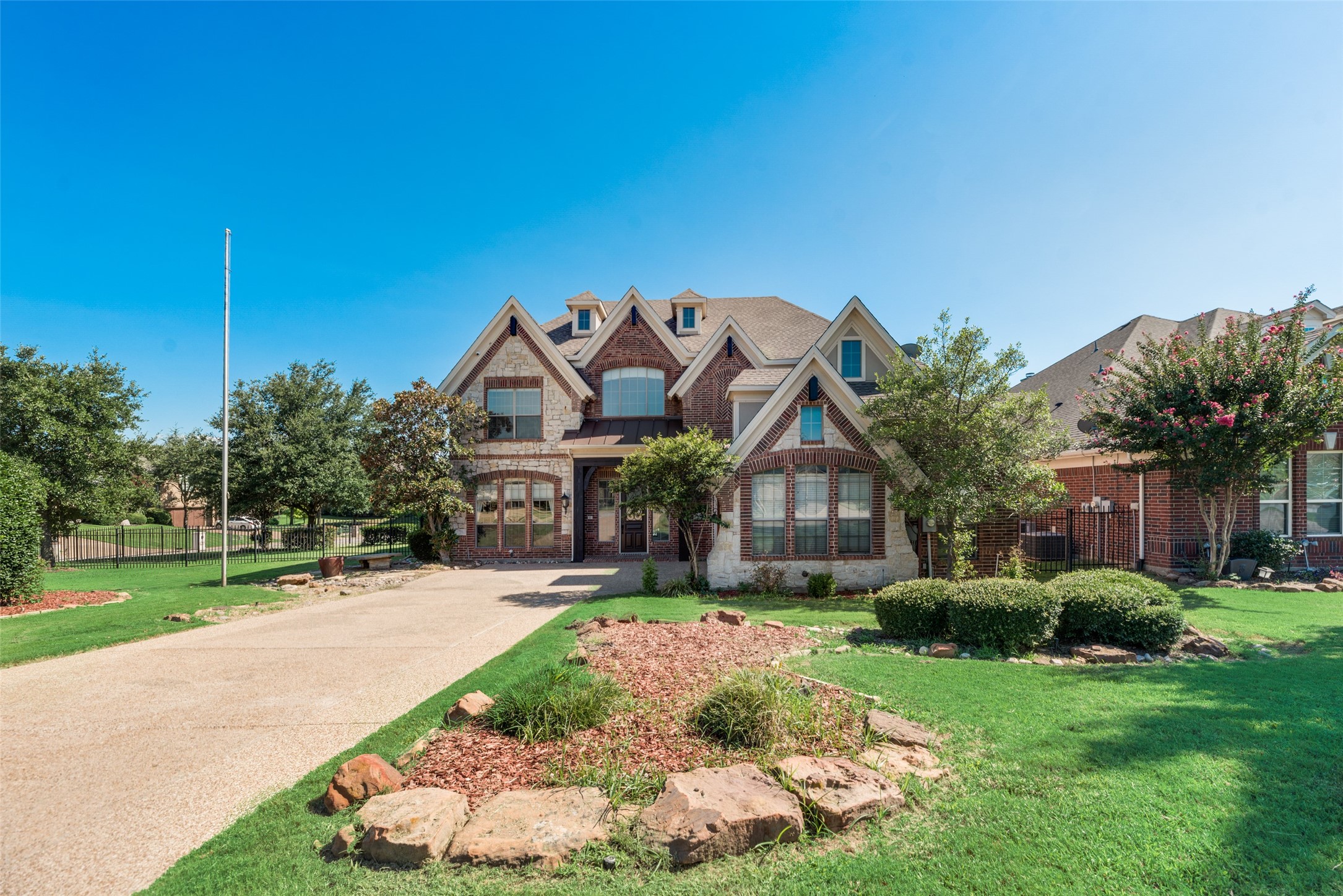 2714 Point View Cedar Hill TX 75104
