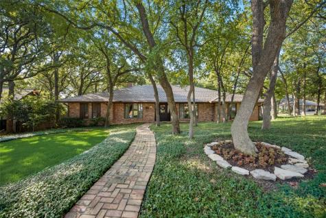 2101 Adams Drive Arlington TX 76011