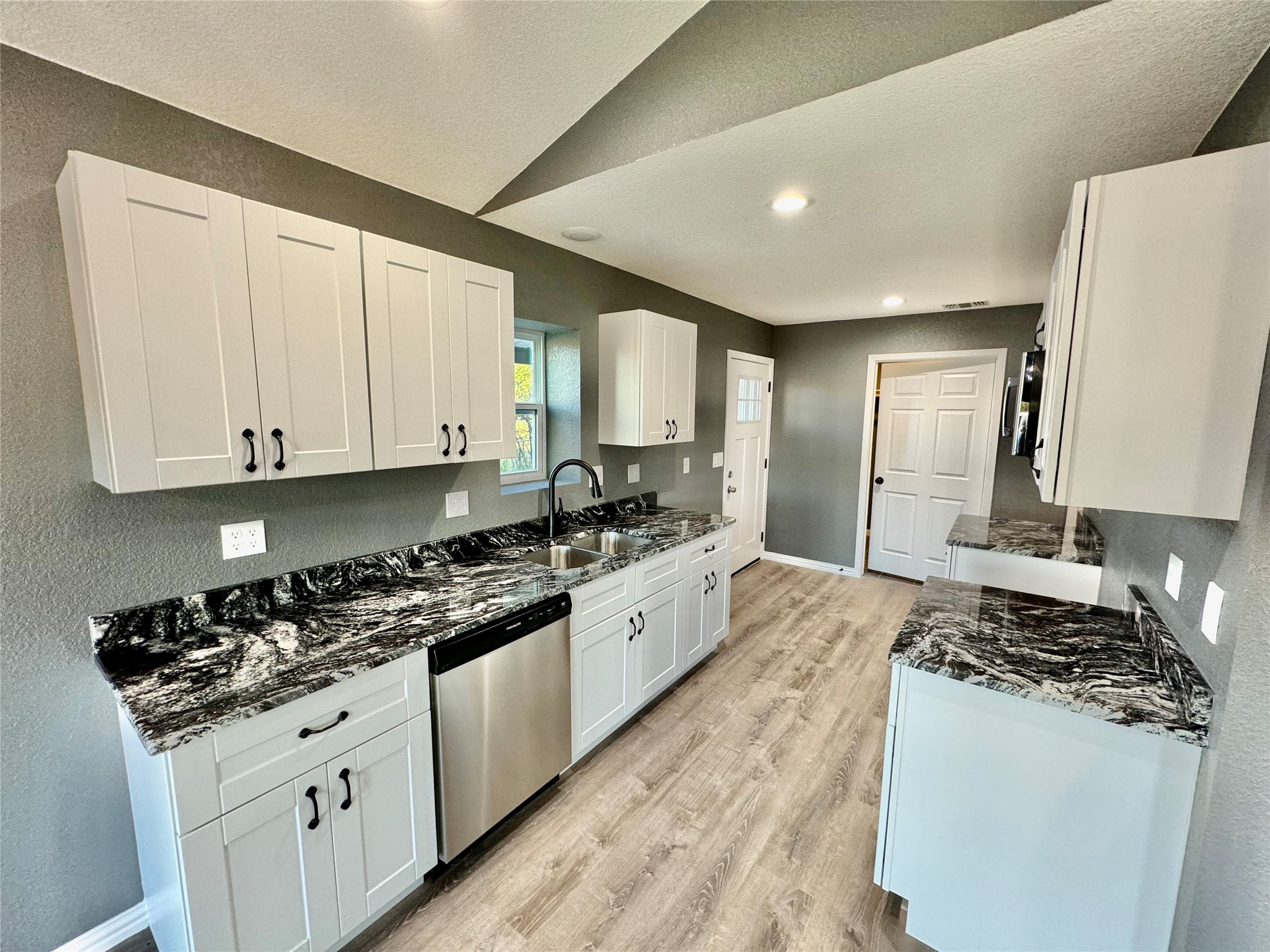 200 Lois Circle Granbury TX 76049