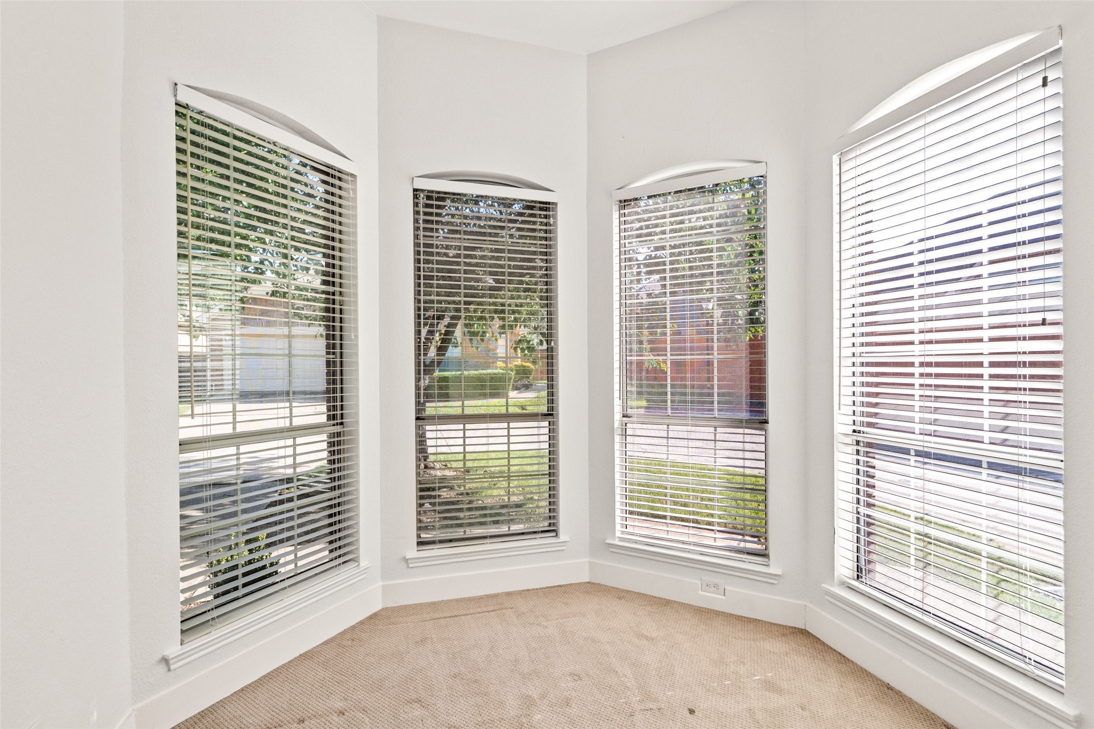381 Arbor Lane Euless TX 76039