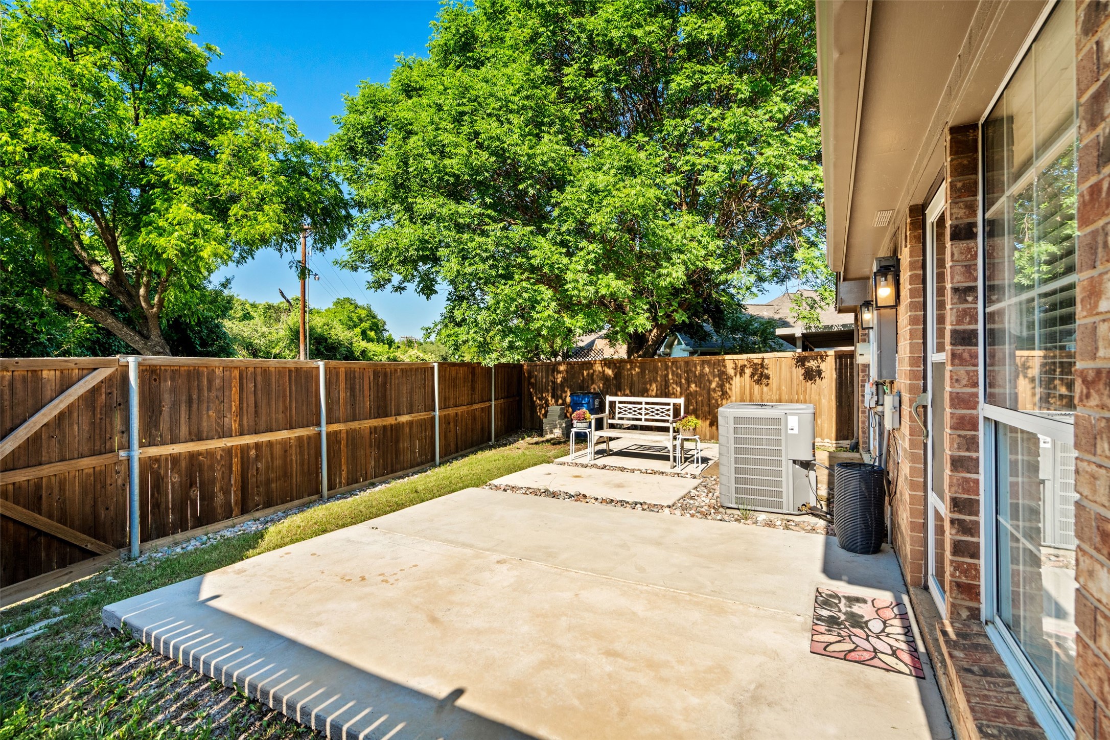 381 Arbor Lane Euless TX 76039