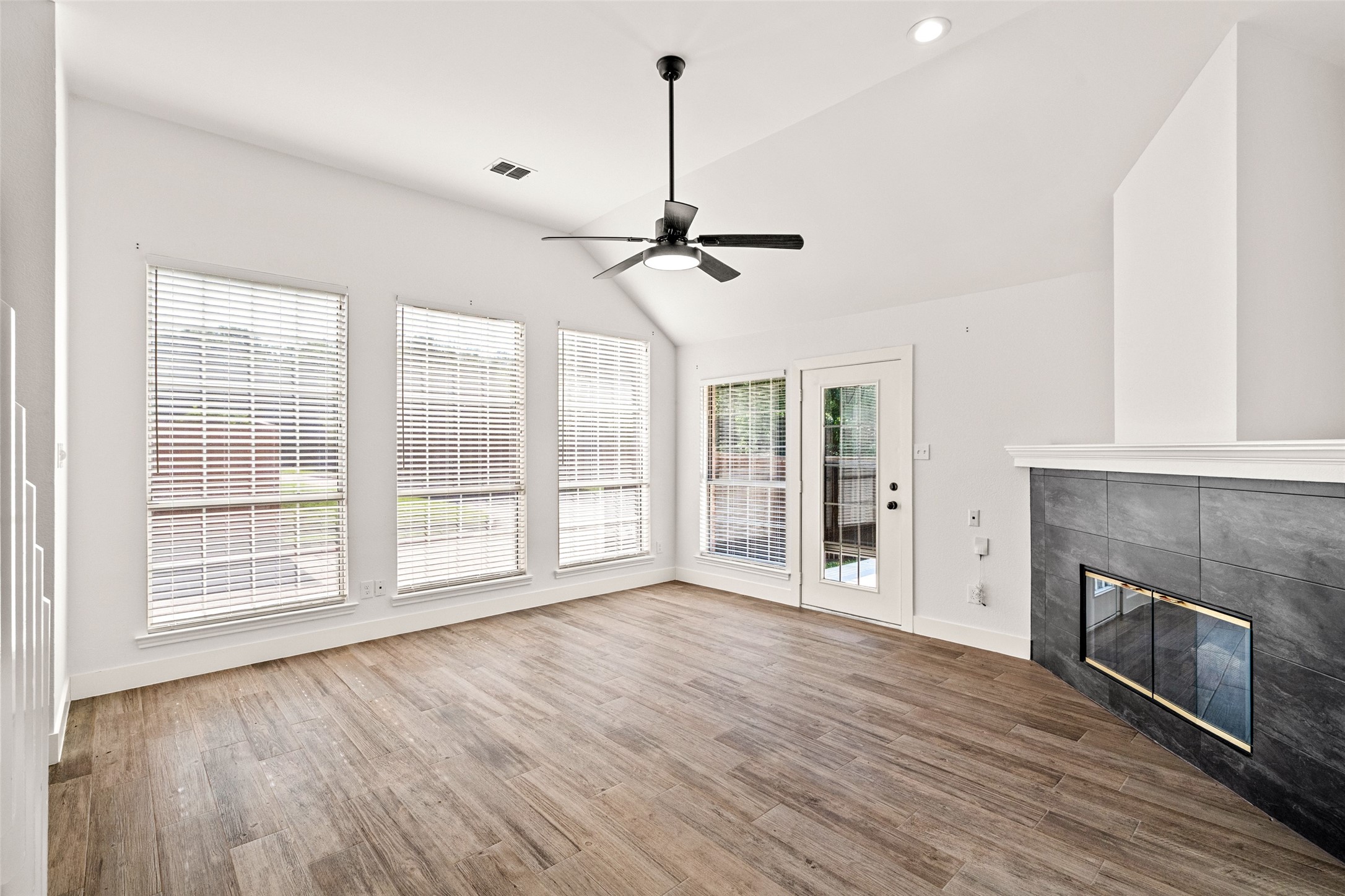 381 Arbor Lane Euless TX 76039