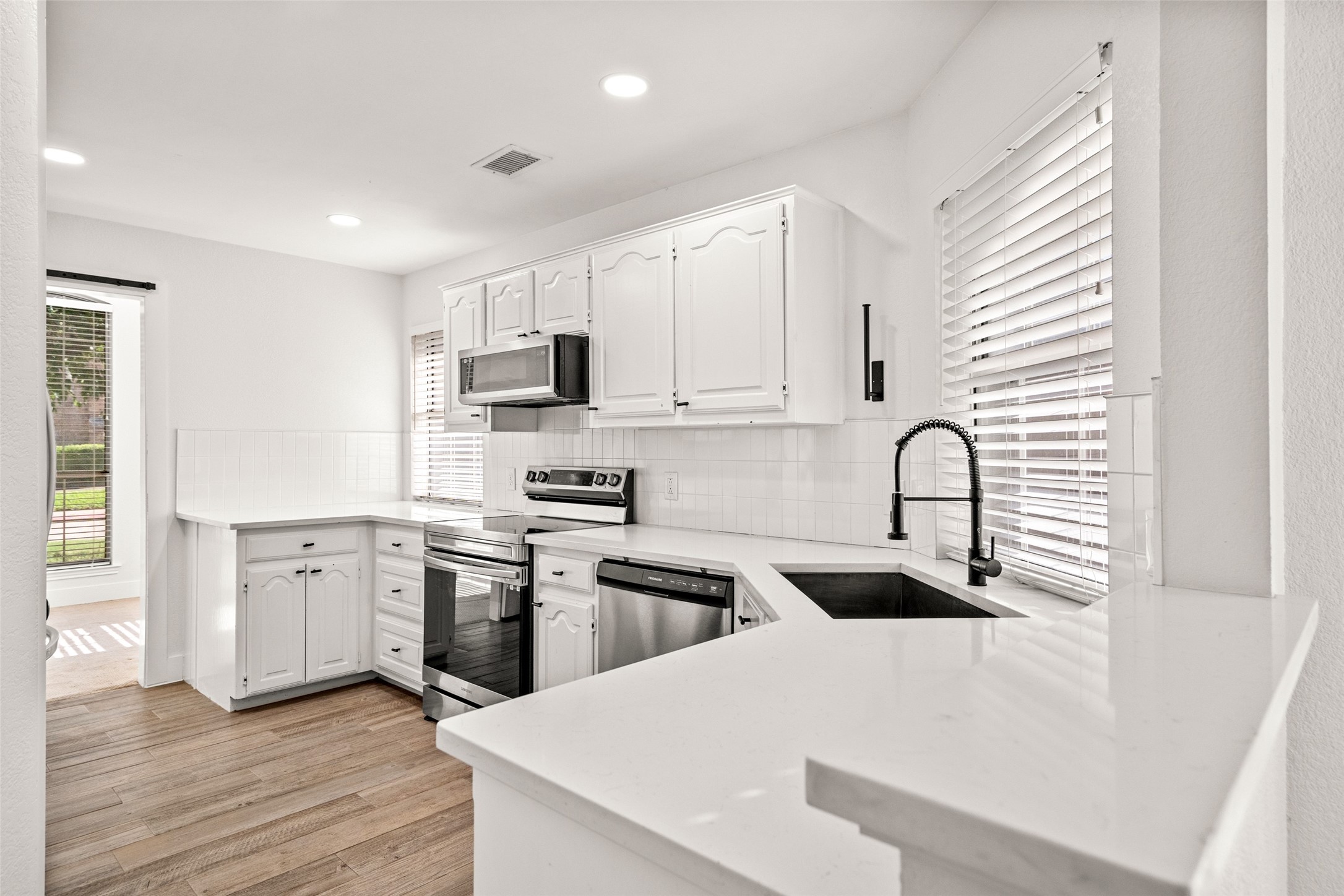 381 Arbor Lane Euless TX 76039