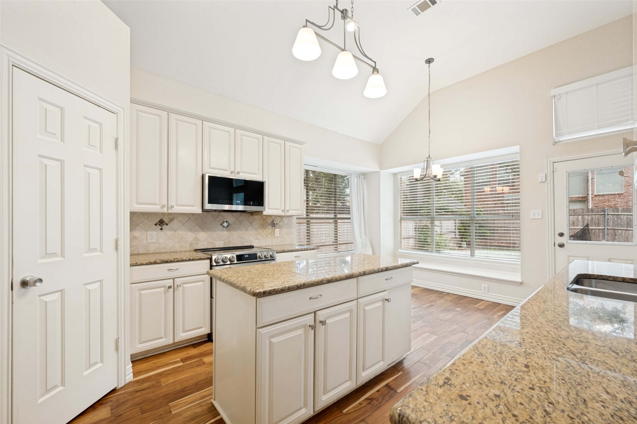 841 Forest Hollow Drive Hurst TX 76053