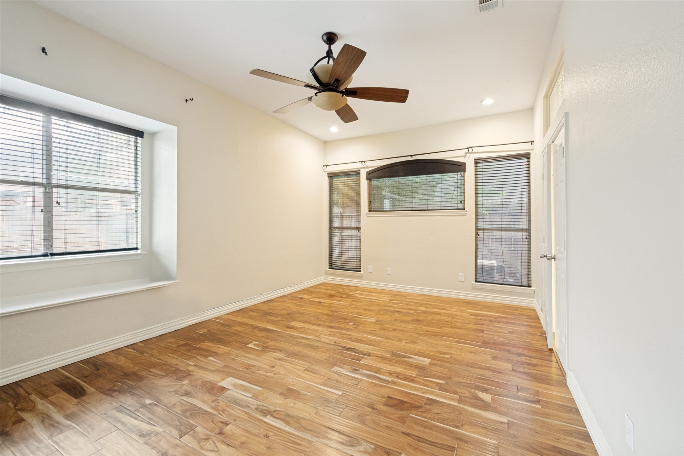 841 Forest Hollow Drive Hurst TX 76053