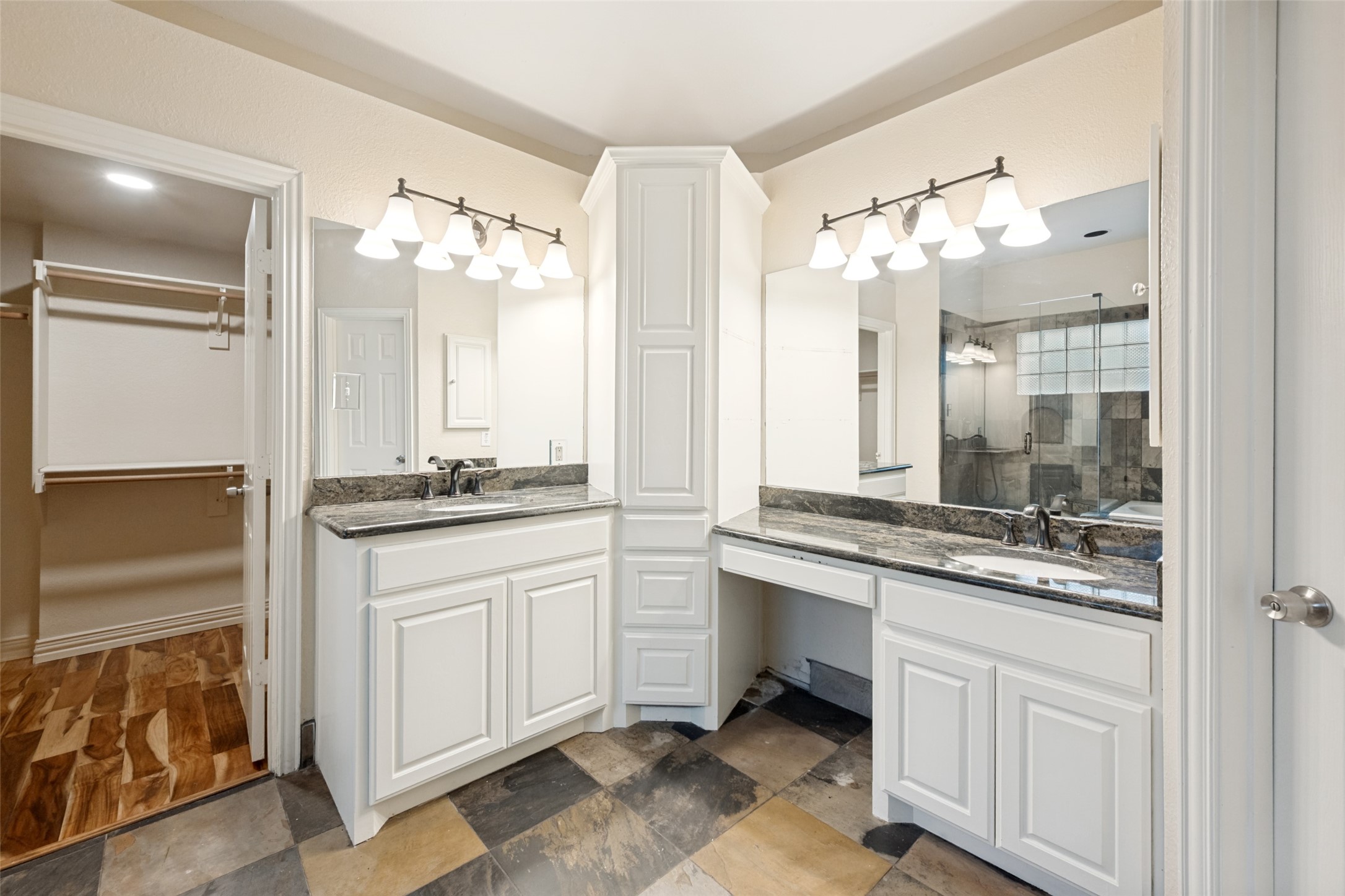 841 Forest Hollow Drive Hurst TX 76053