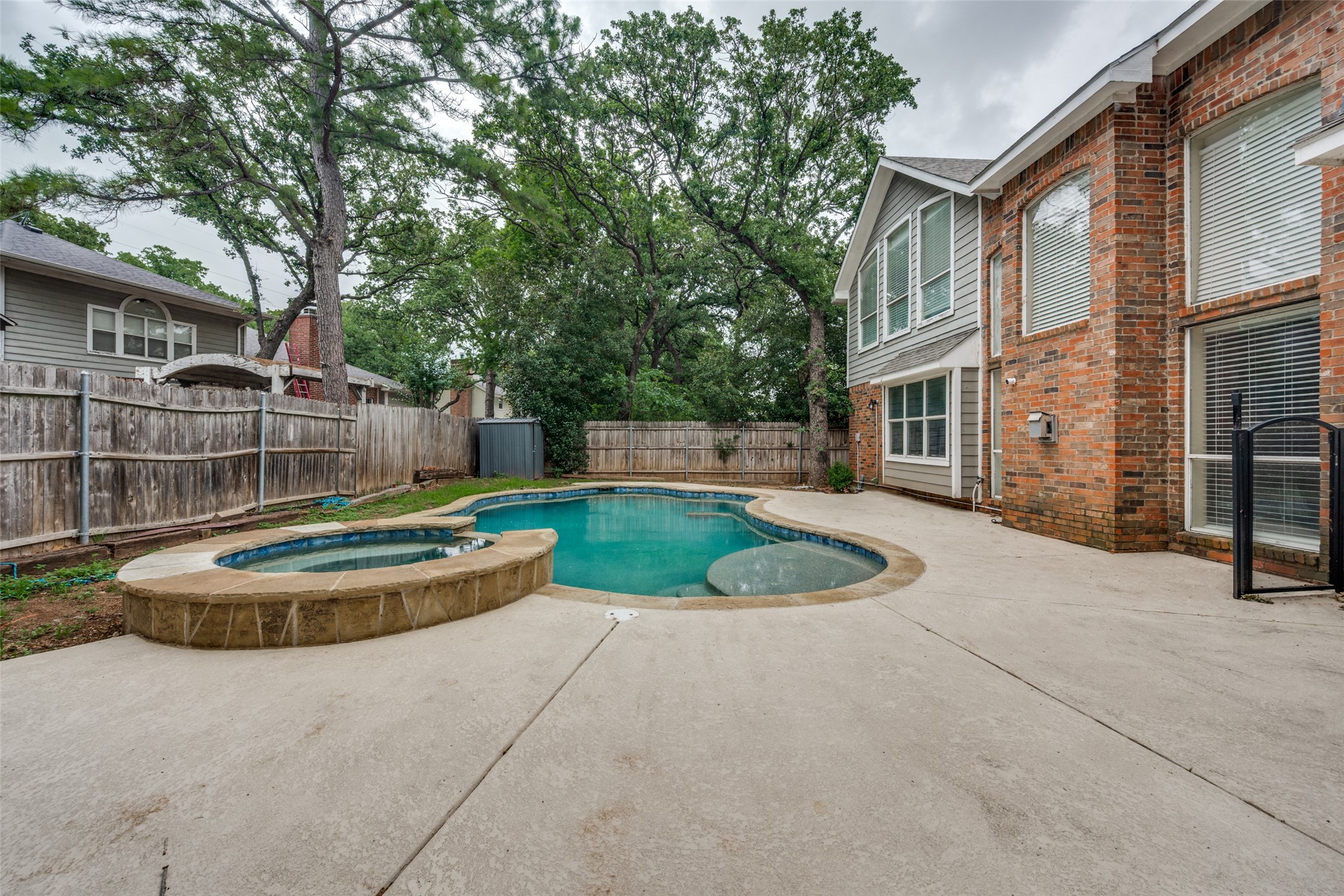 841 Forest Hollow Drive Hurst TX 76053