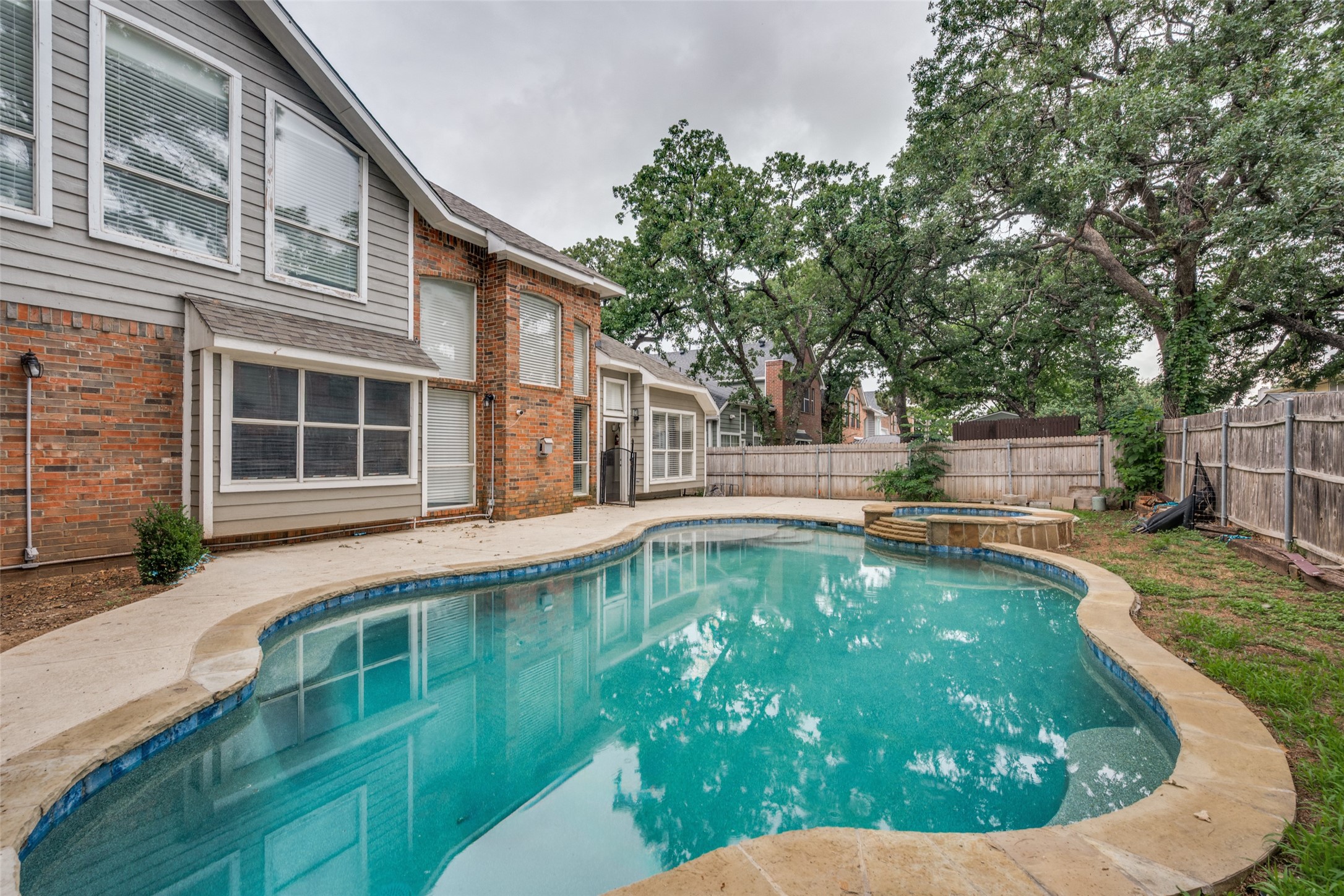 841 Forest Hollow Drive Hurst TX 76053