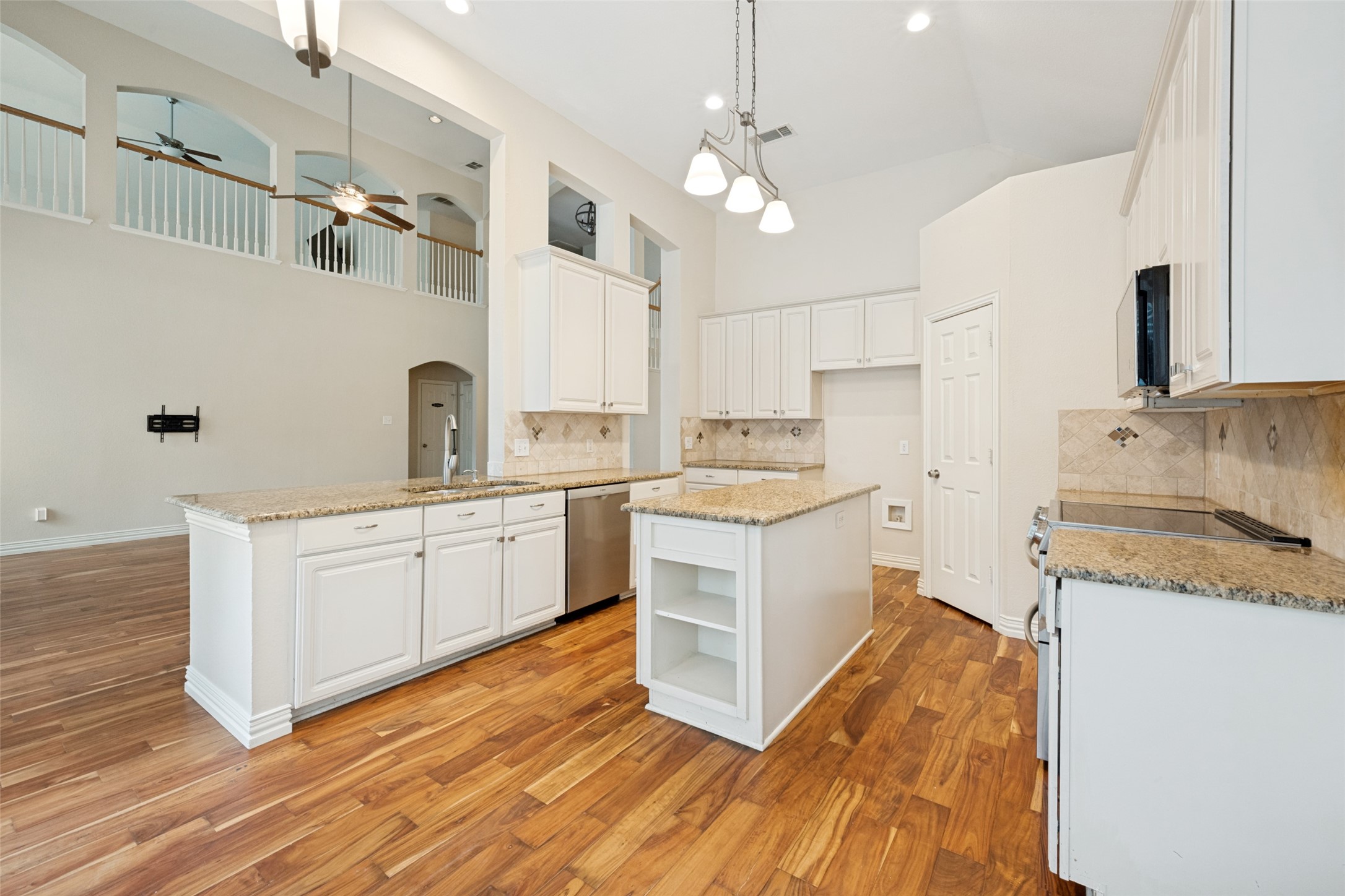 841 Forest Hollow Drive Hurst TX 76053