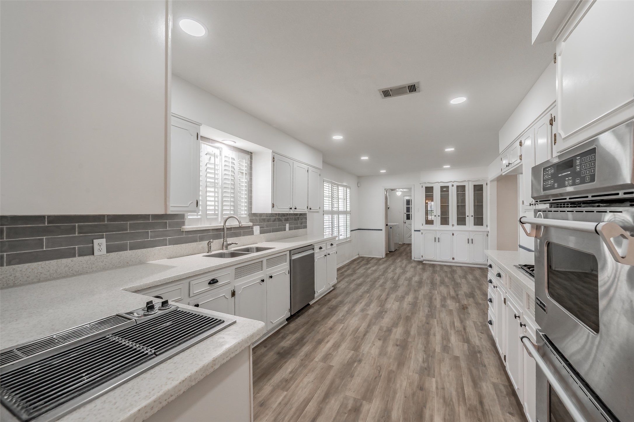 1718 Timbers Drive Irving TX 75061