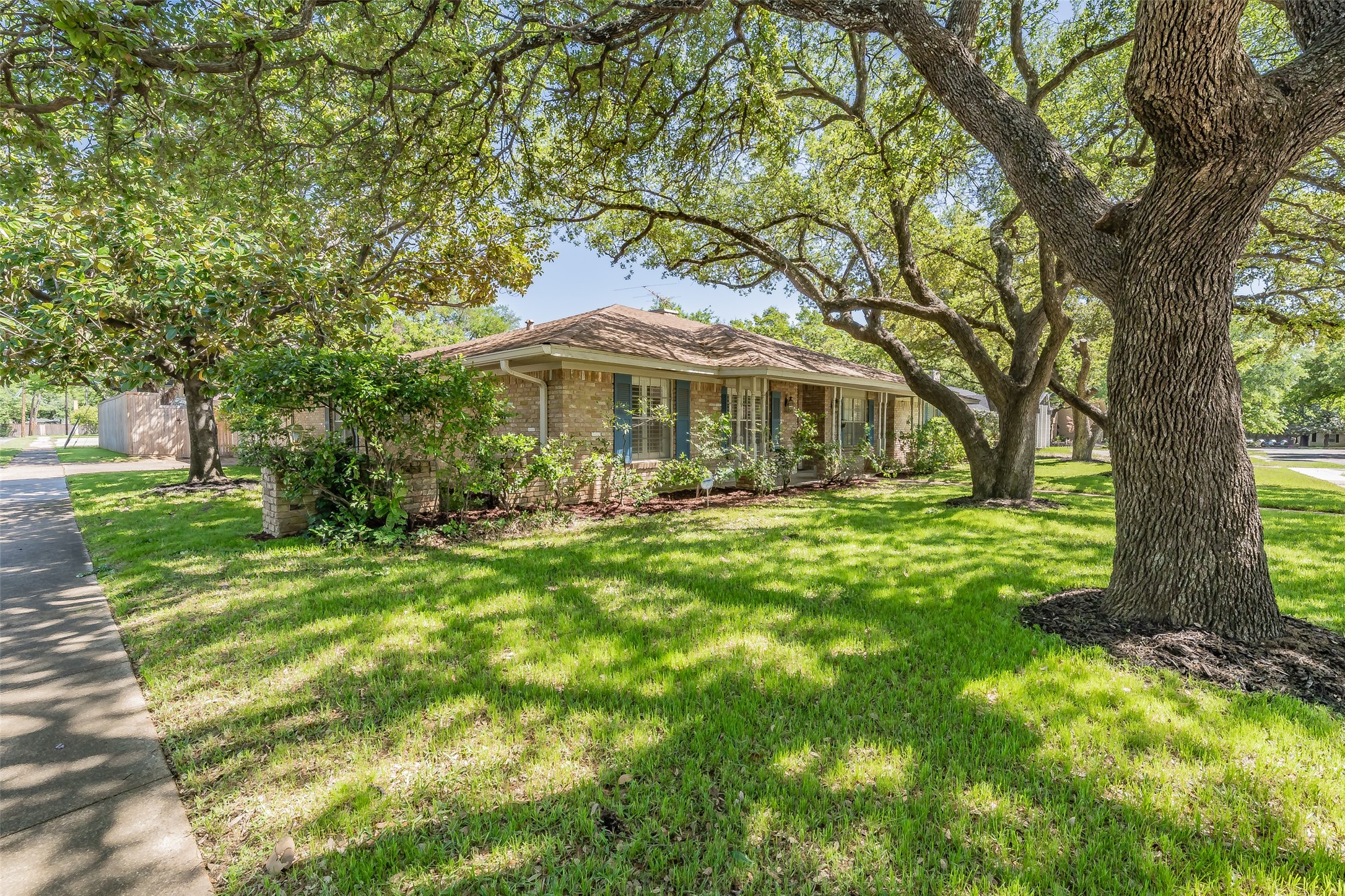 1718 Timbers Drive Irving TX 75061