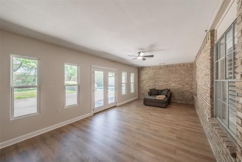 1718 Timbers Drive Irving TX 75061