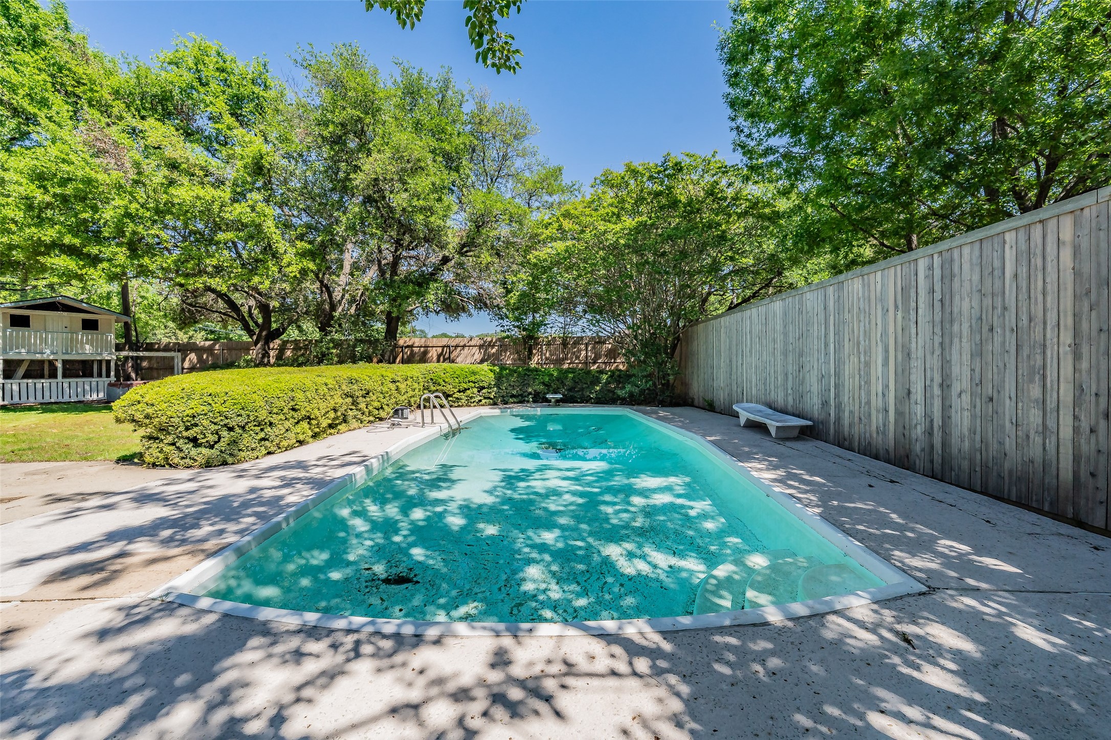 1718 Timbers Drive Irving TX 75061