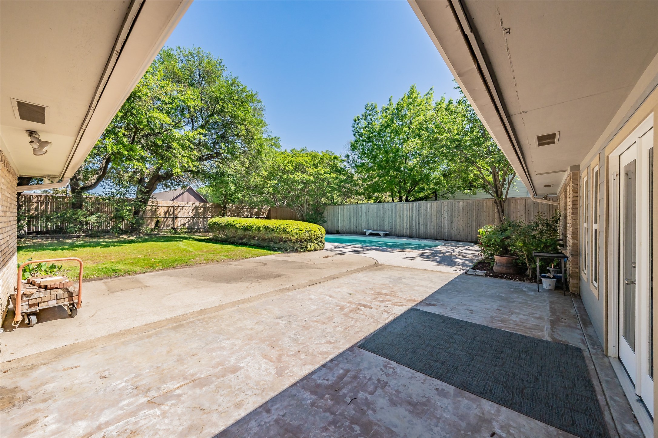 1718 Timbers Drive Irving TX 75061