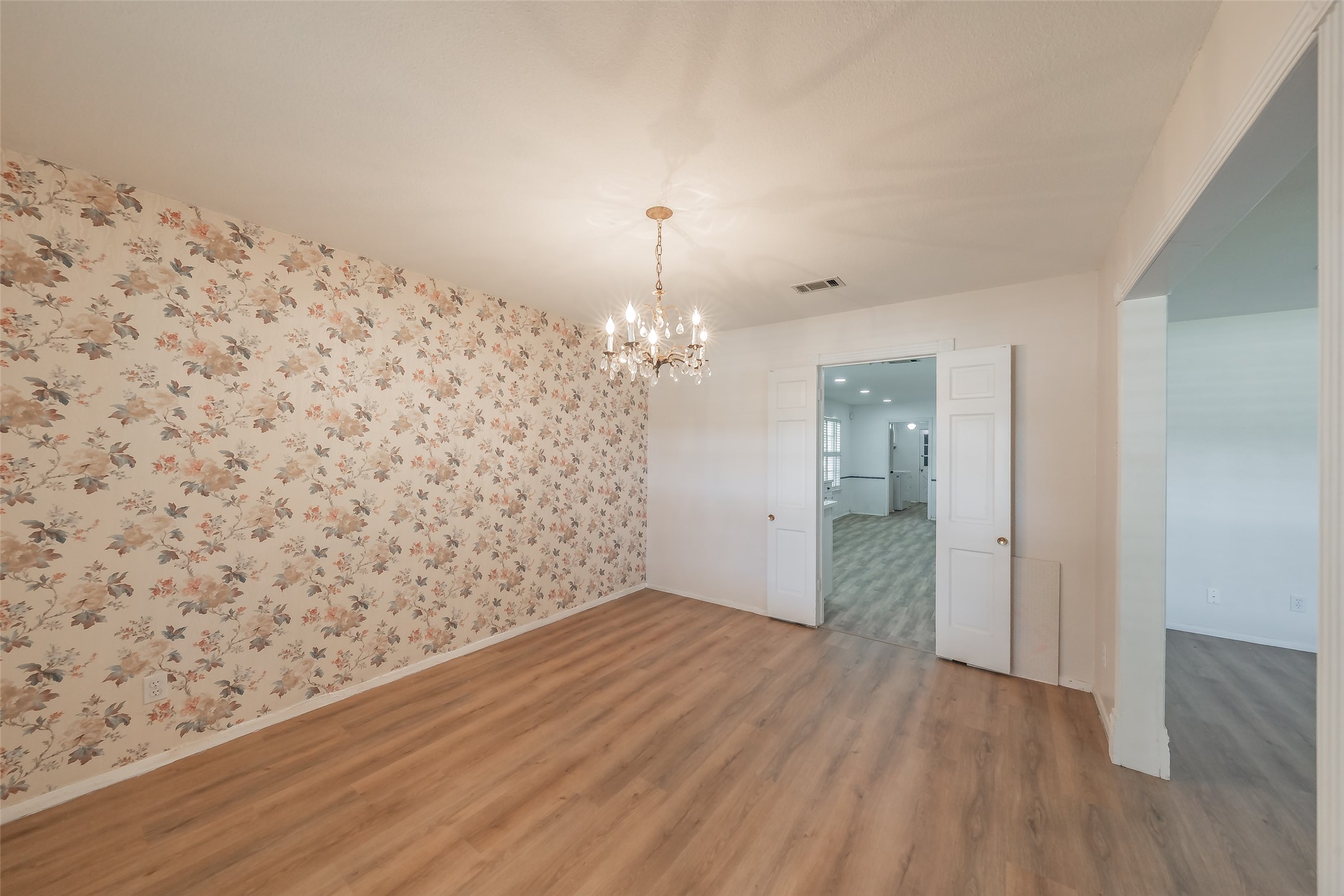 1718 Timbers Drive Irving TX 75061