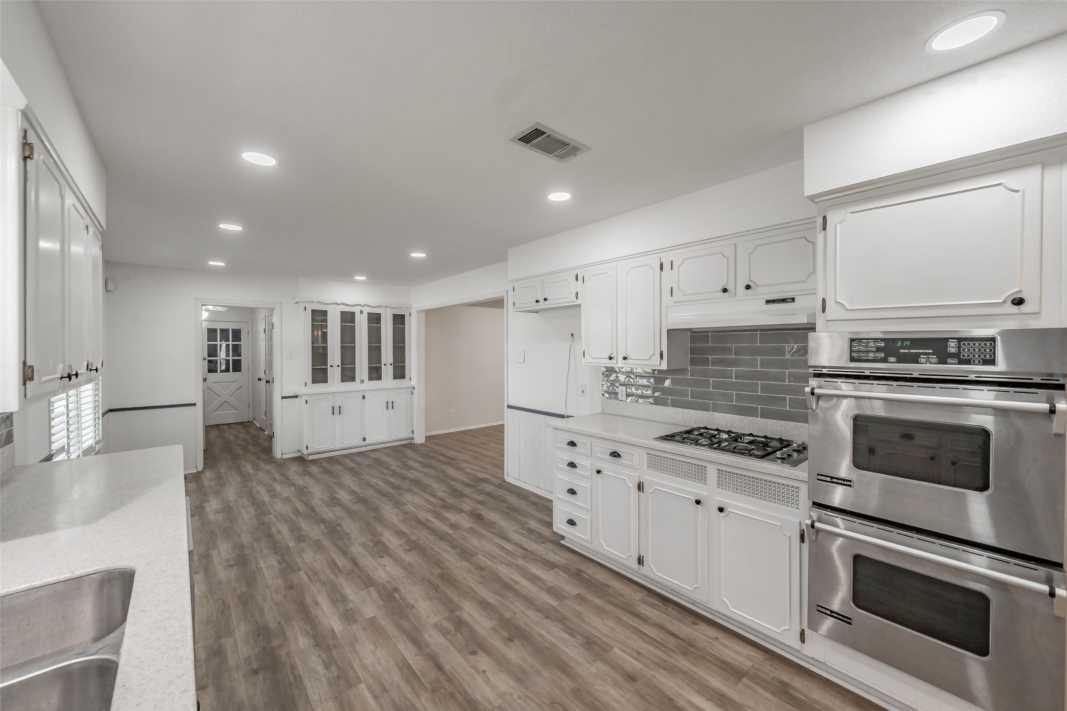 1718 Timbers Drive Irving TX 75061